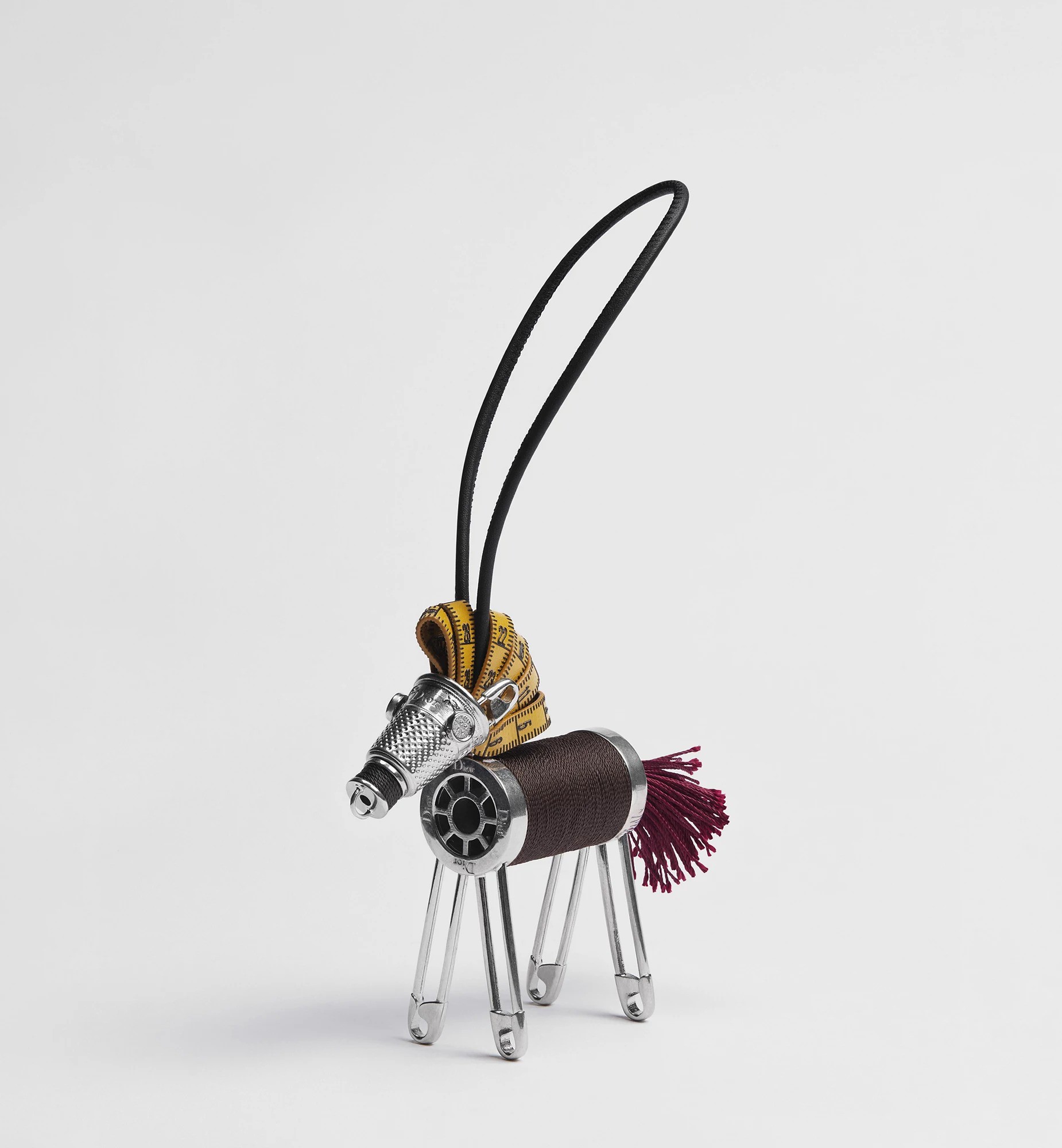 Hinh anh Bag charm ngựa: Phụ kiện đáng yêu từ các thương hiệu trên đường đua chào năm mới 2026 3