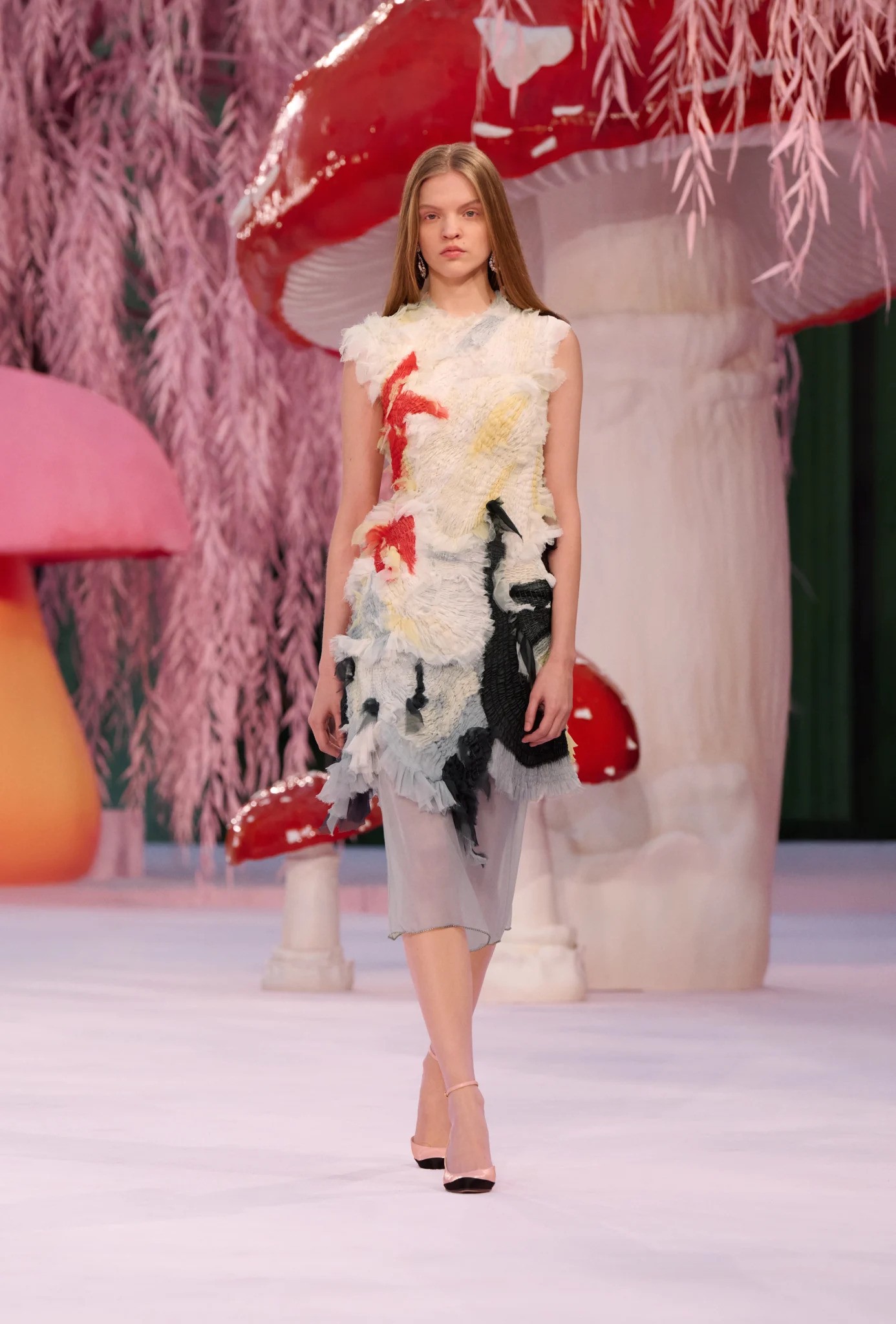 Hinh anh Chim, nấm và những ẩn dụ nữ tính 18