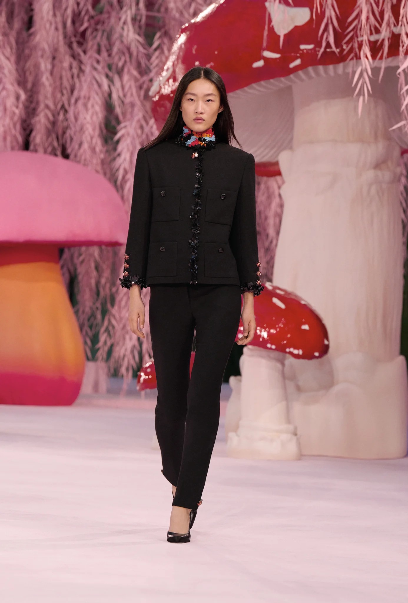 Hinh anh Chim, nấm và những ẩn dụ nữ tính 26