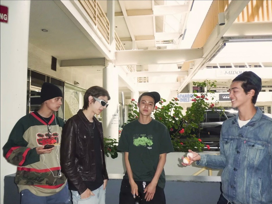 Hinh anh Có gì trong “tiệm tạp hóa digicam” của idol Kpop? 5