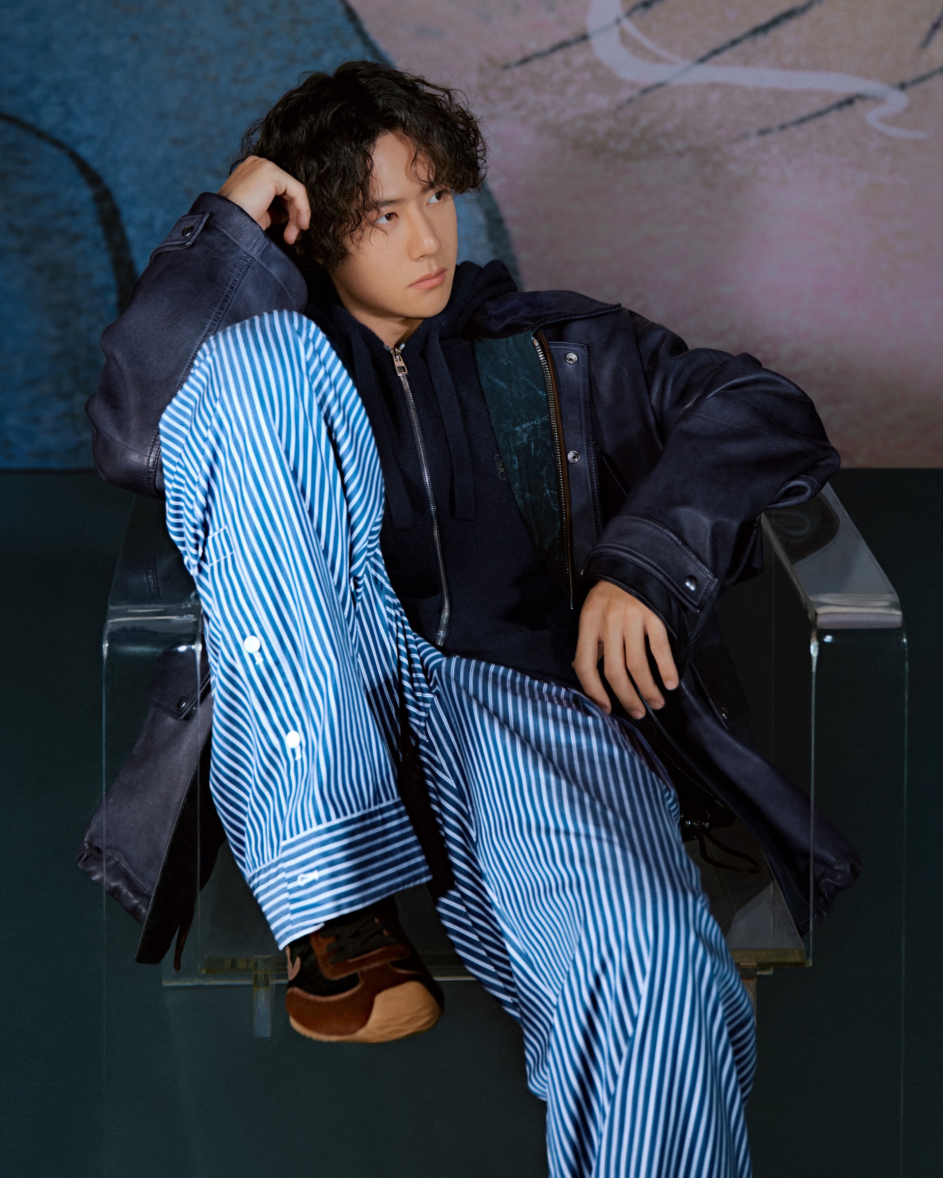 Hinh anh Vương Nhất Bác diện Ballet Runner, đón xuân Bính Ngọ cùng LOEWE 4