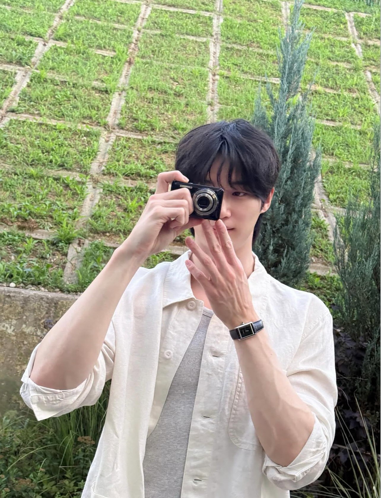 Hinh anh Có gì trong “tiệm tạp hóa digicam” của idol Kpop? 22