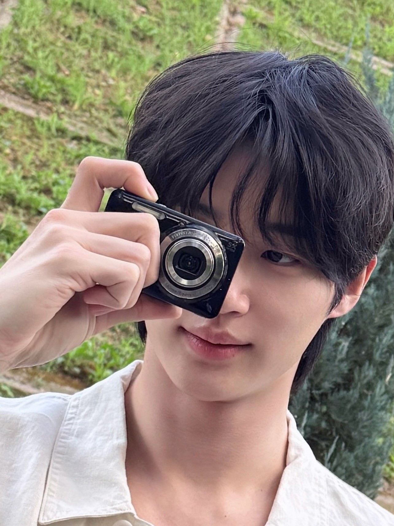 Hinh anh Có gì trong “tiệm tạp hóa digicam” của idol Kpop? 23