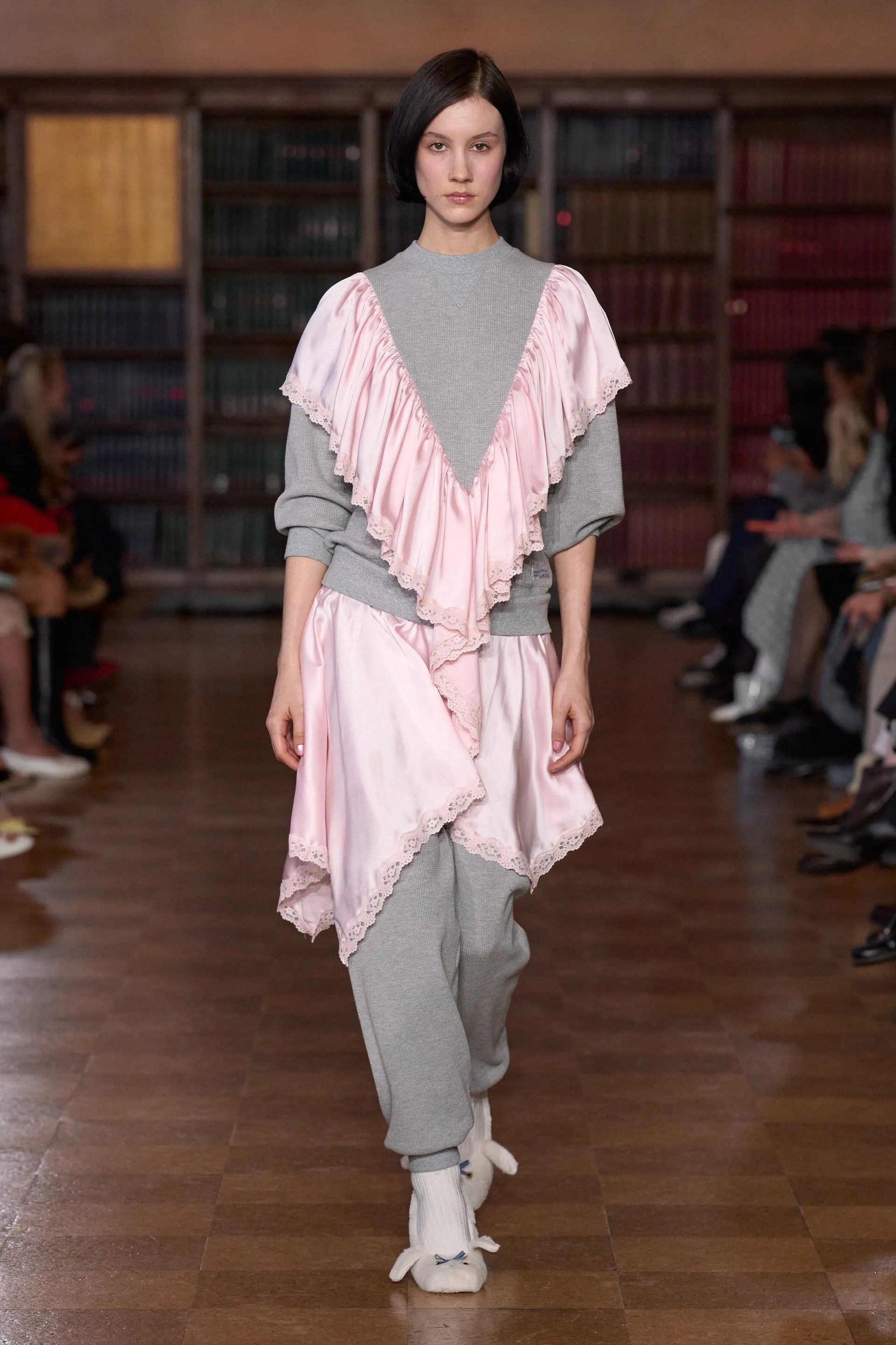 Hinh anh Phòng ngủ của "bánh bèo" 2