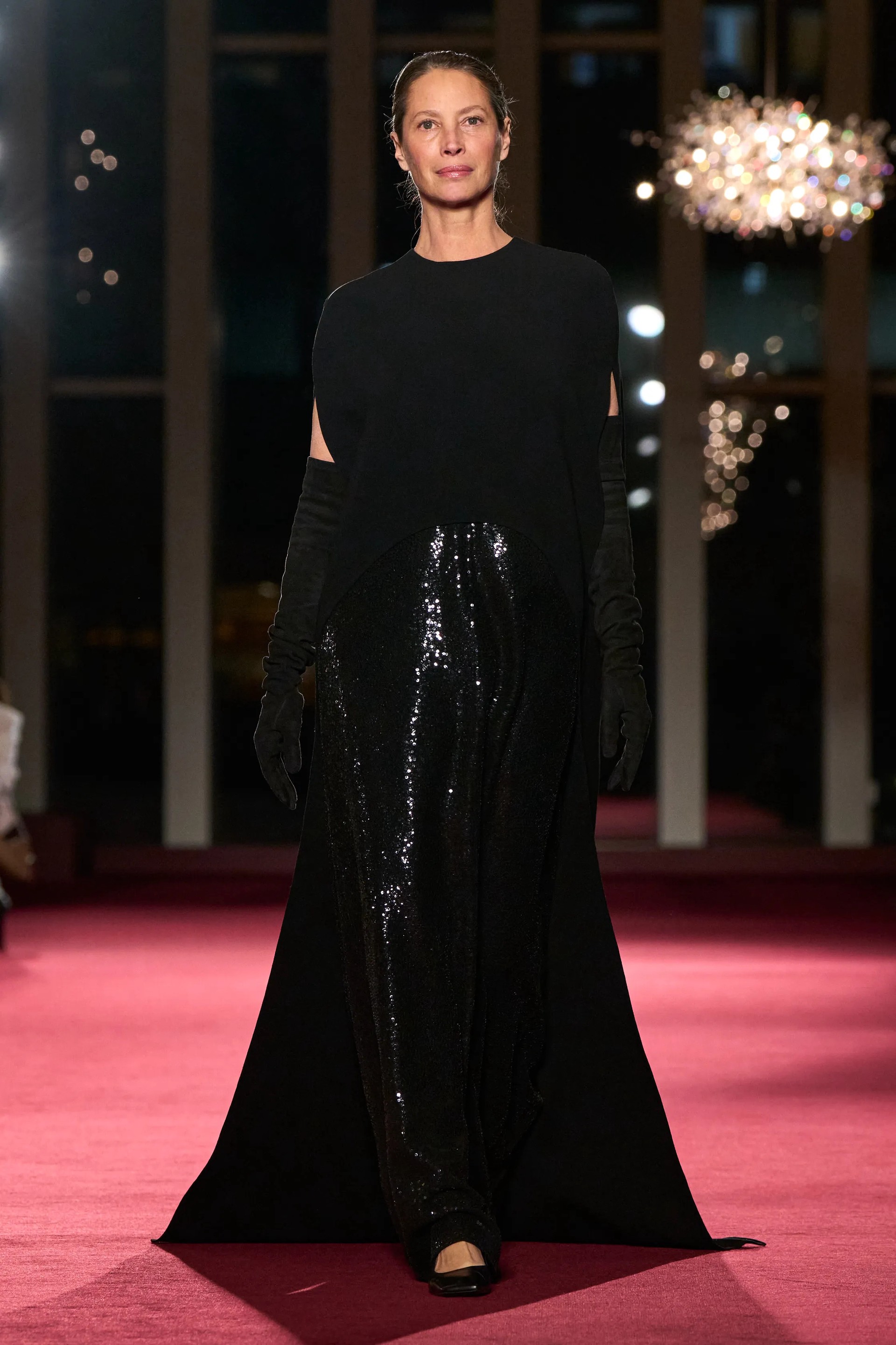 Hinh anh "Váy cocktail không phải lúc nào cũng là váy cocktail" 1