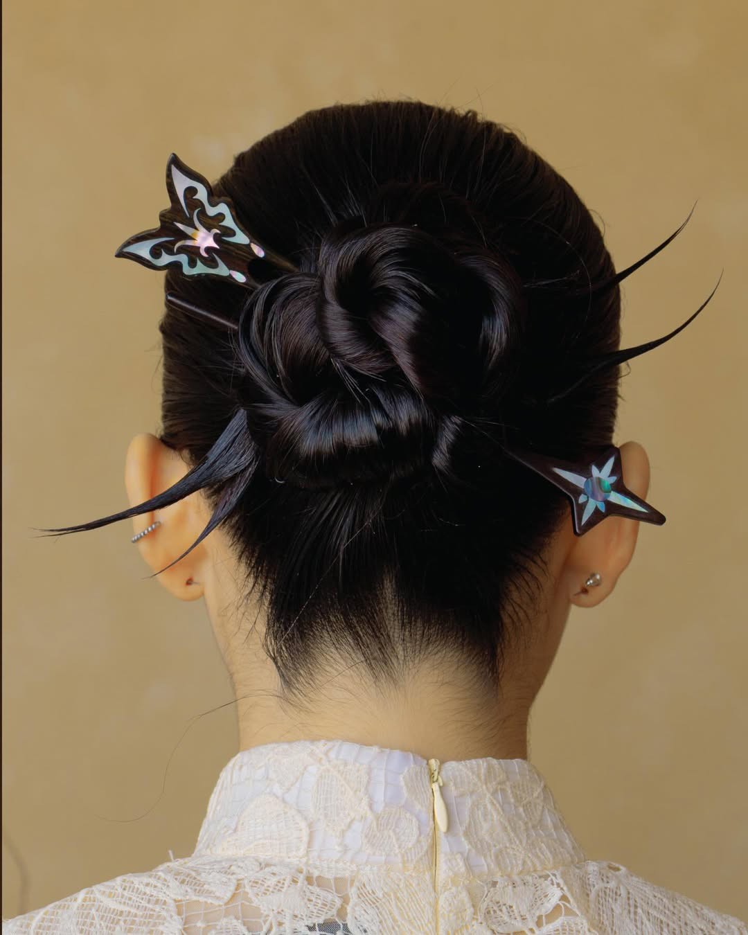 Hinh anh Phụ kiện thủ công Việt sánh đôi cùng áo dài dịp Tết 15