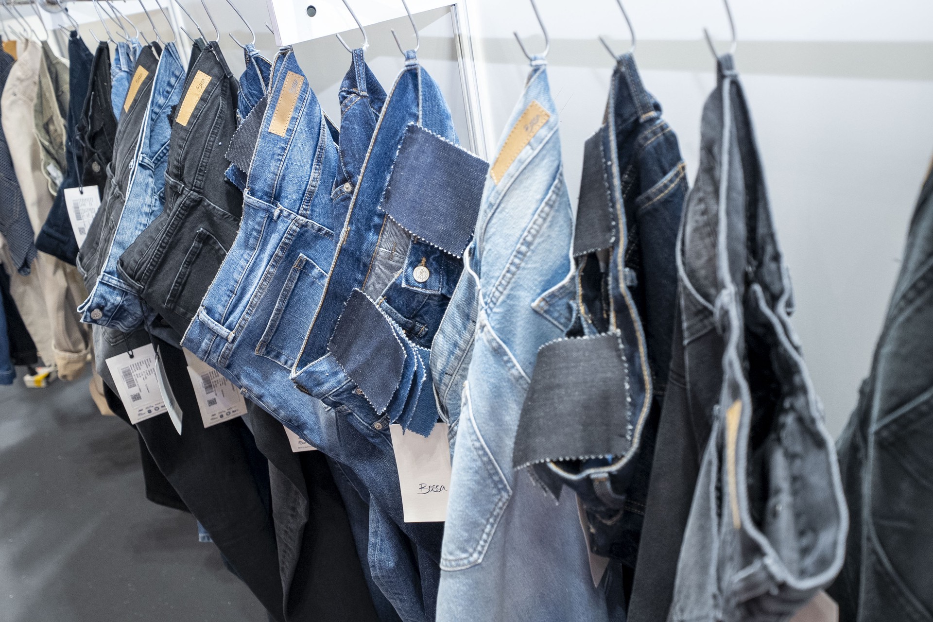 Hinh anh Diễn ra từ ngày 26-28/02/2026 tại Saigon Exhibition and Convention Center (SECC), VIATT được đánh giá là triển lãm dệt may có quy mô toàn diện hàng đầu Đông Nam Á, bao phủ trọn vẹn chuỗi giá trị từ nguyên liệu, công nghệ sản xuất đến thành phẩm cuối cùng. 4