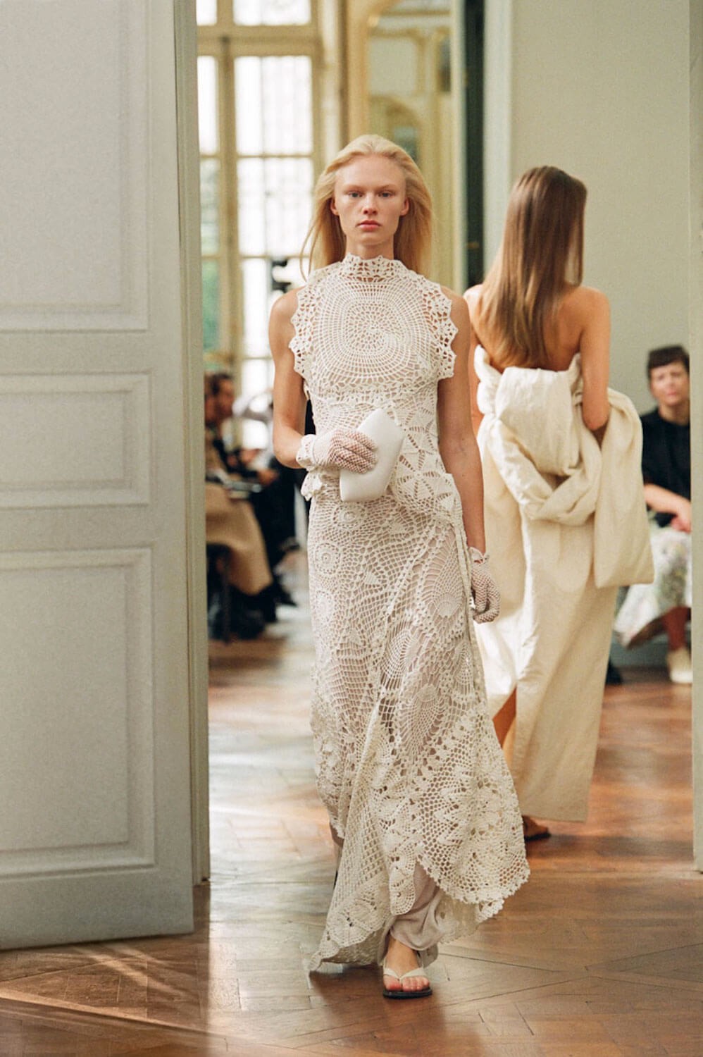 Hinh anh 5 xu hướng thời trang cưới được yêu thích đầu năm 2026  13