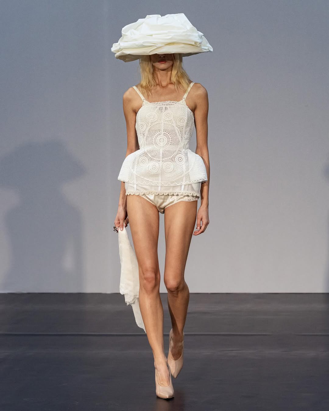 Hinh anh 5 xu hướng thời trang cưới được yêu thích đầu năm 2026  14