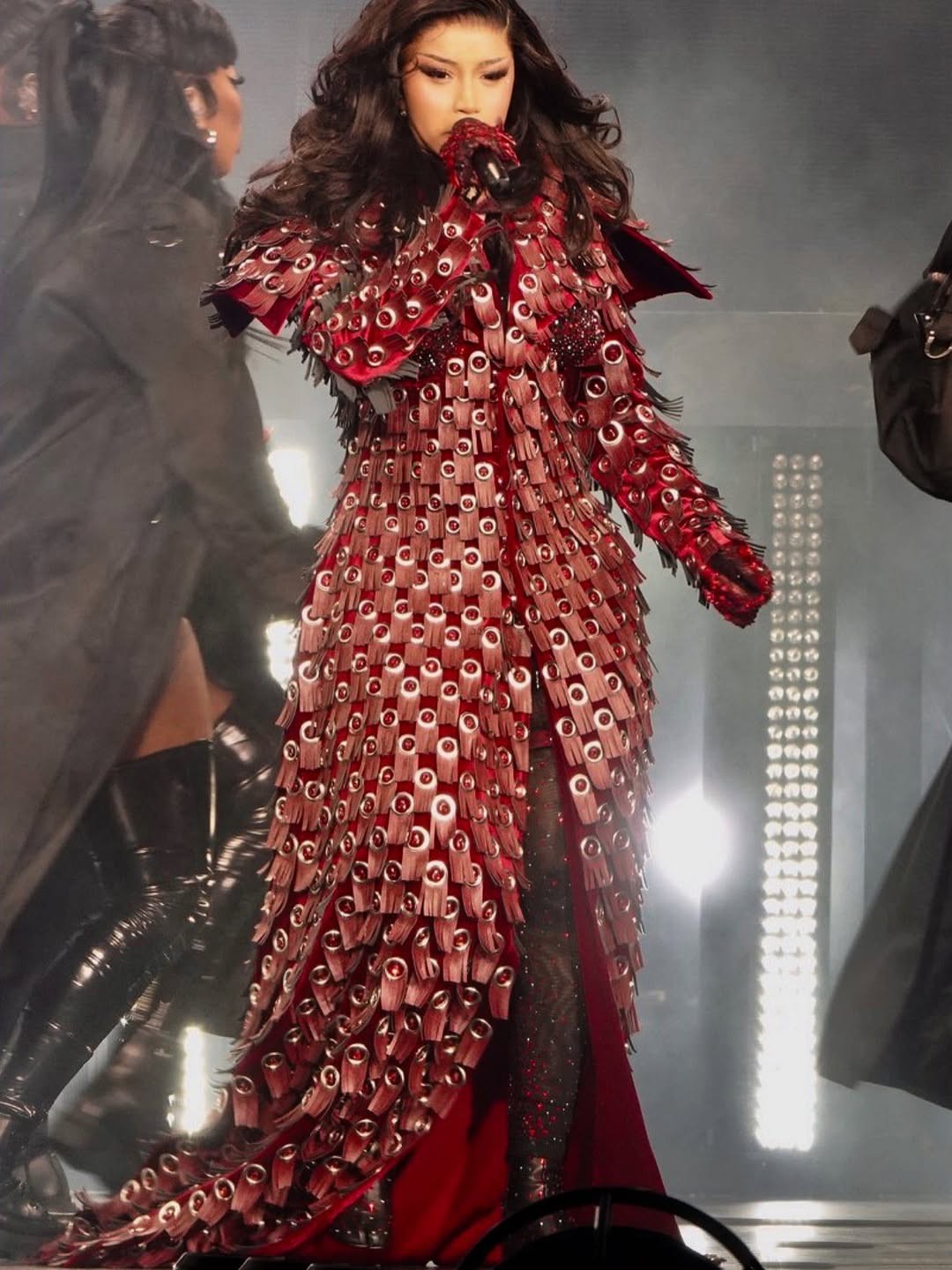 Hinh anh Cardi B khai màn “Little Miss Drama Tour” trong thiết kế độc quyền từ NTK Đỗ Long 5