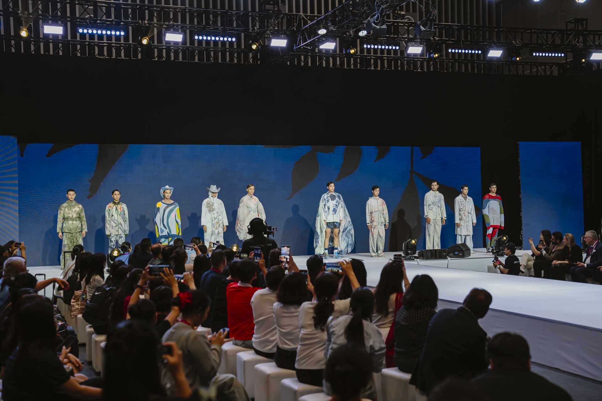 Hinh anh Về lâu dài, đây là nền tảng để ngành thời trang Việt Nam từng bước thoát khỏi vai trò gia công, hướng đến giá trị thiết kế và sản xuất có chất lượng cao hơn. 6