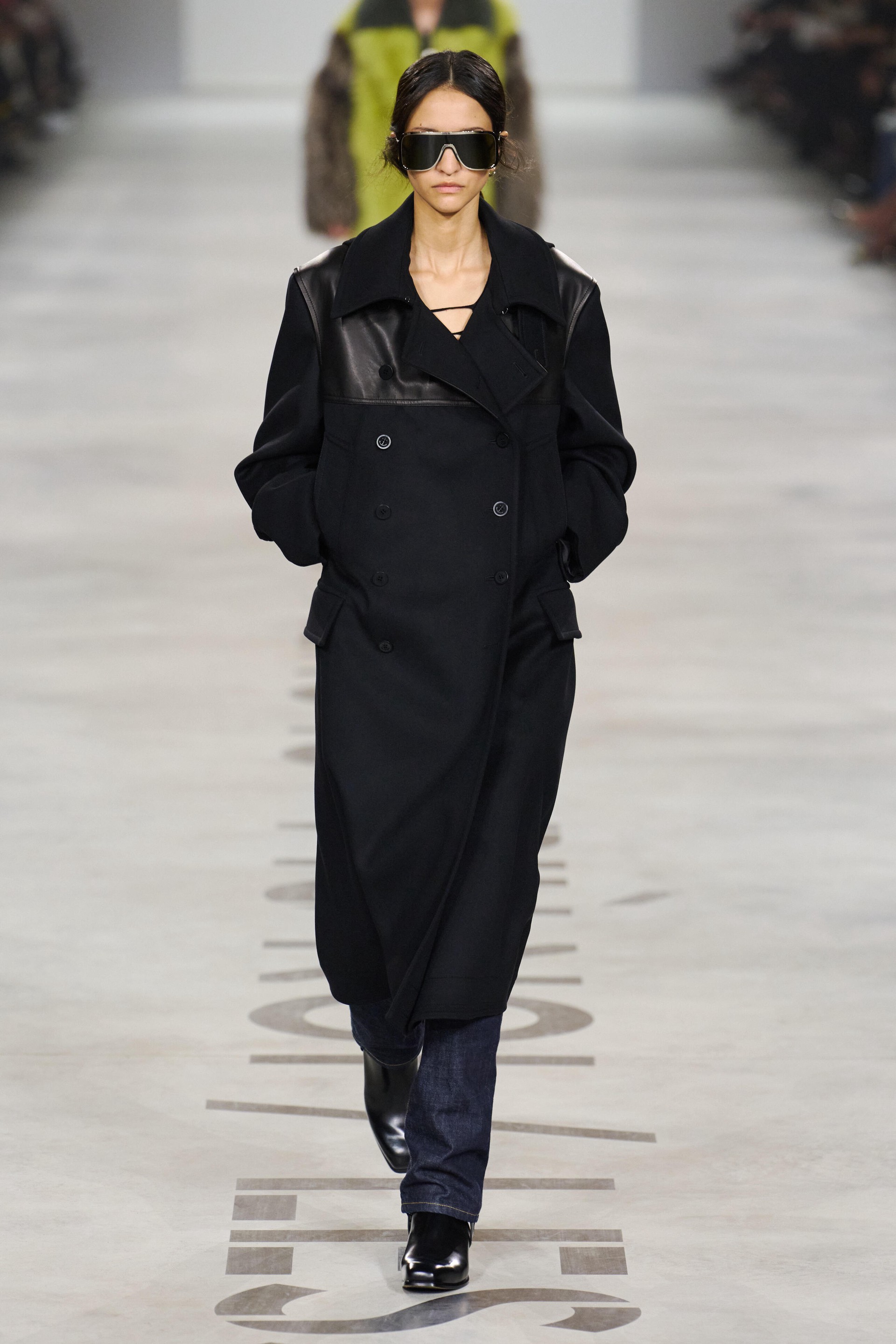 Hinh anh Fendi Thu Đông 2026: Di sản trăm năm của một tập thể sáng tạo 29