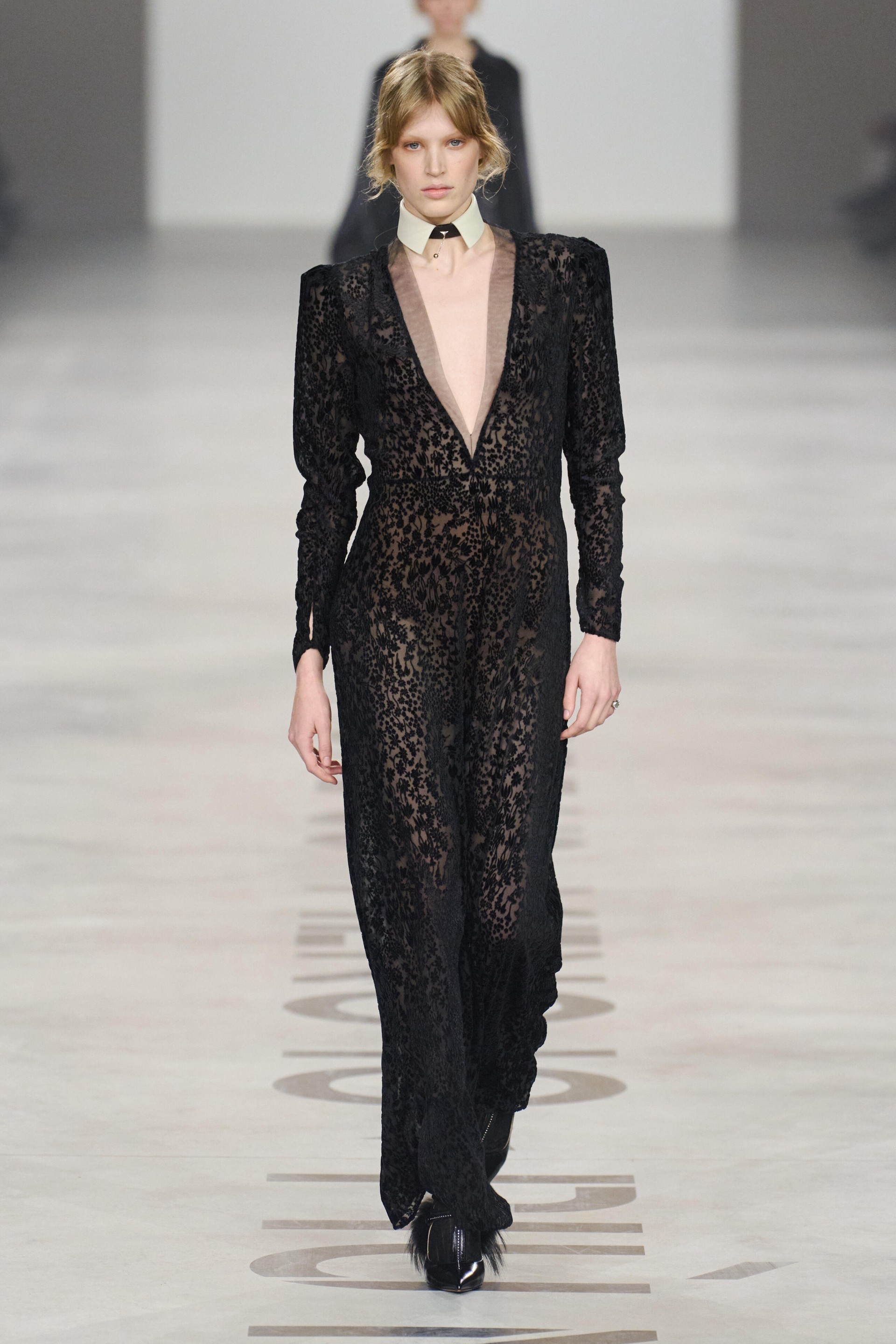 Hinh anh Fendi Thu Đông 2026: Di sản trăm năm của một tập thể sáng tạo 4