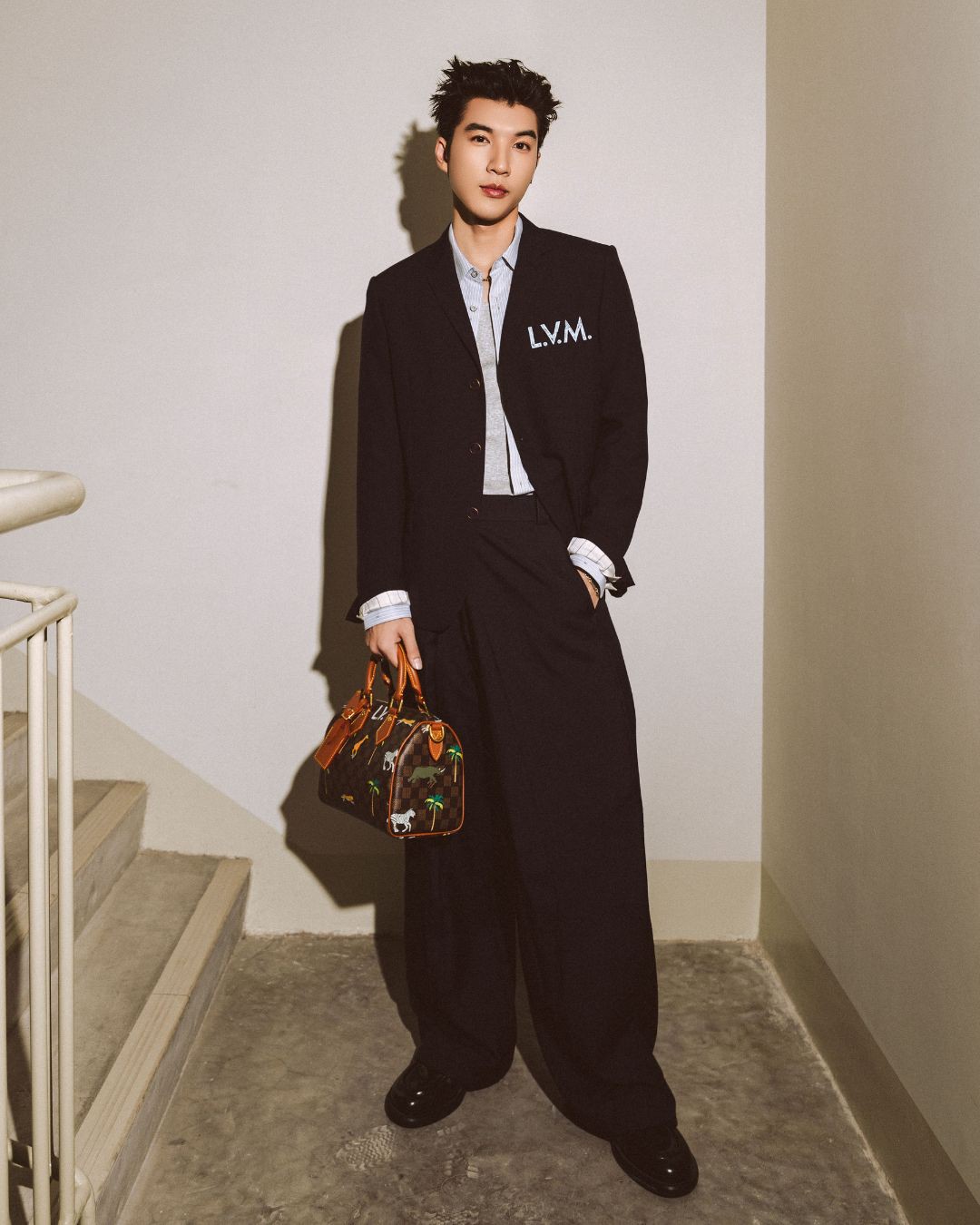 Hinh anh HIEUTHUHAI nổi bật trong thiết kế Louis Vuitton tại Làn Sóng Xanh 2025 1