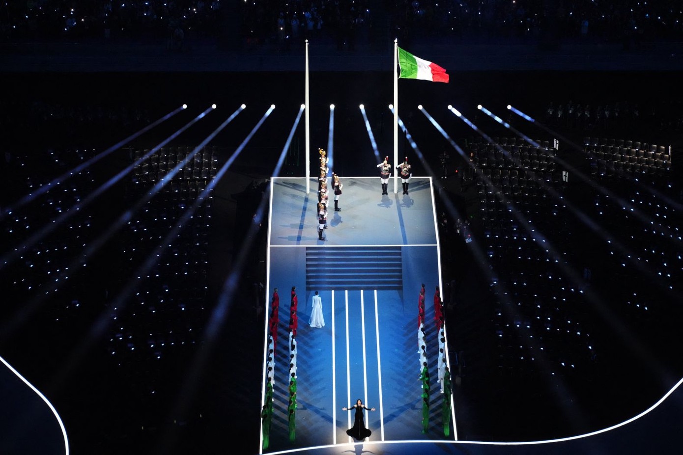 Hinh anh Lễ khai mạc Olympic Milan - Cortina 2026: Đại tiệc thị giác giữa kinh đô thời trang 17