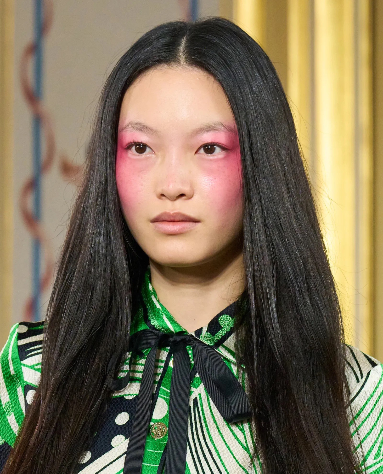 Hinh anh Chủ nghĩa tối đa trở thành xu hướng trang điểm chủ đạo của năm 2026 10