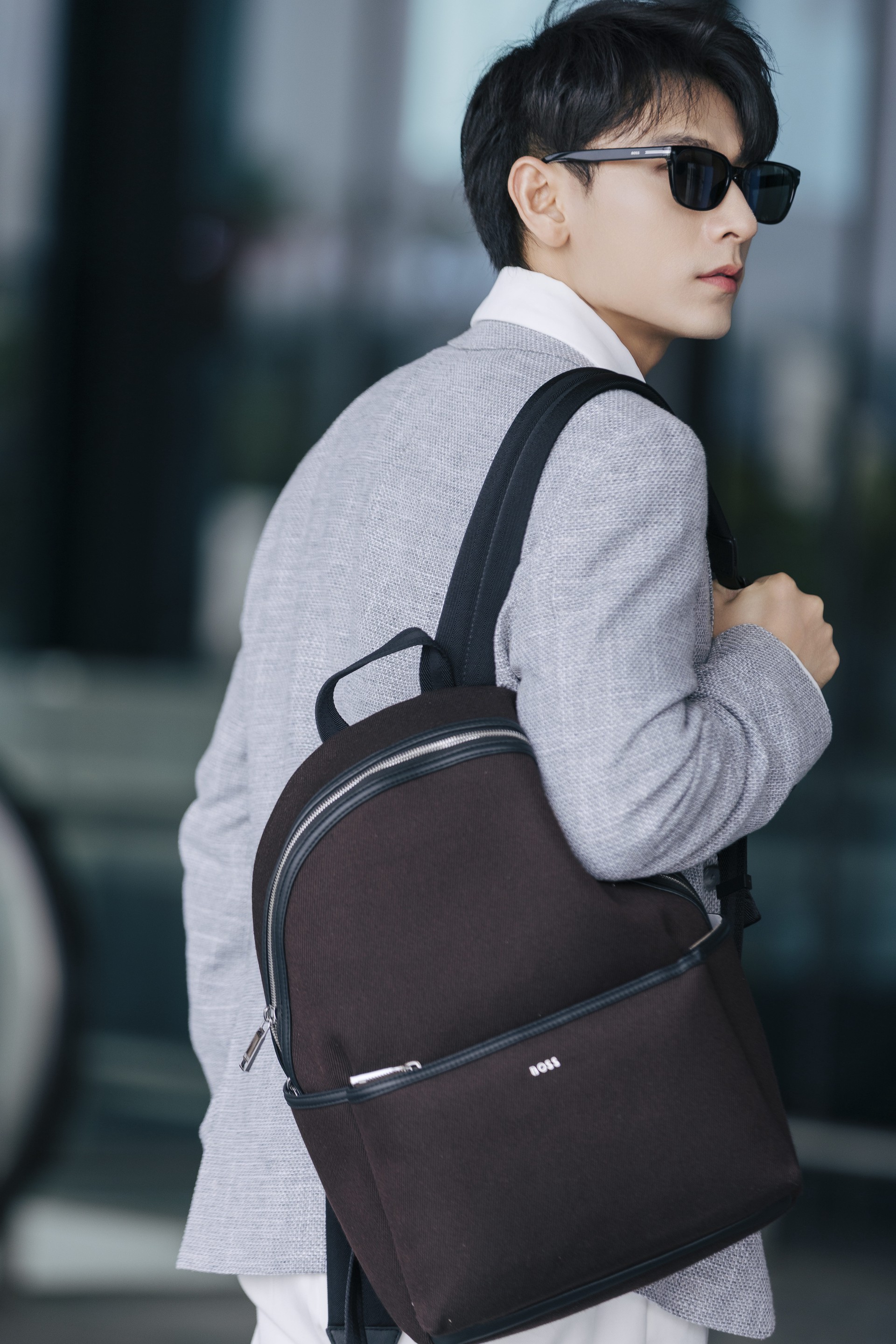 Hinh anh Isaac chinh phục Milan Fashion Week với set đồ chuẩn mực từ BOSS 4