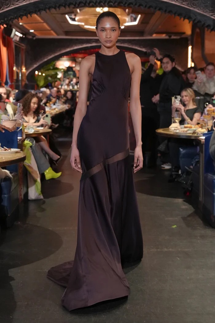 Hinh anh BACH MAI FW26 và bữa tiệc tối thăng trầm của chất liệu satin  10