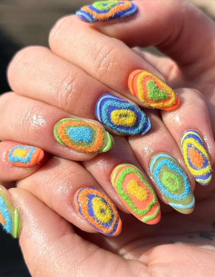 Hinh anh 6 mẫu nail xu hướng của năm 2026 18