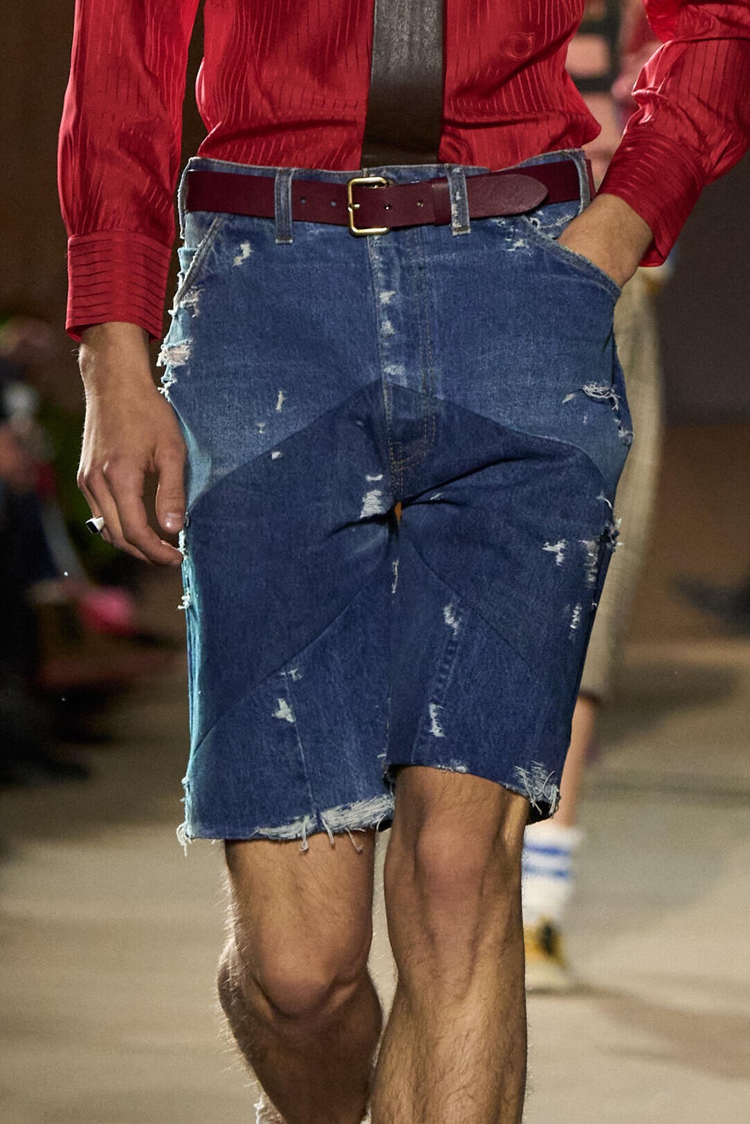 Hinh anh Coach Fall 2026: Nước Mỹ, văn hoá phản kháng và ngôn ngữ styling 17