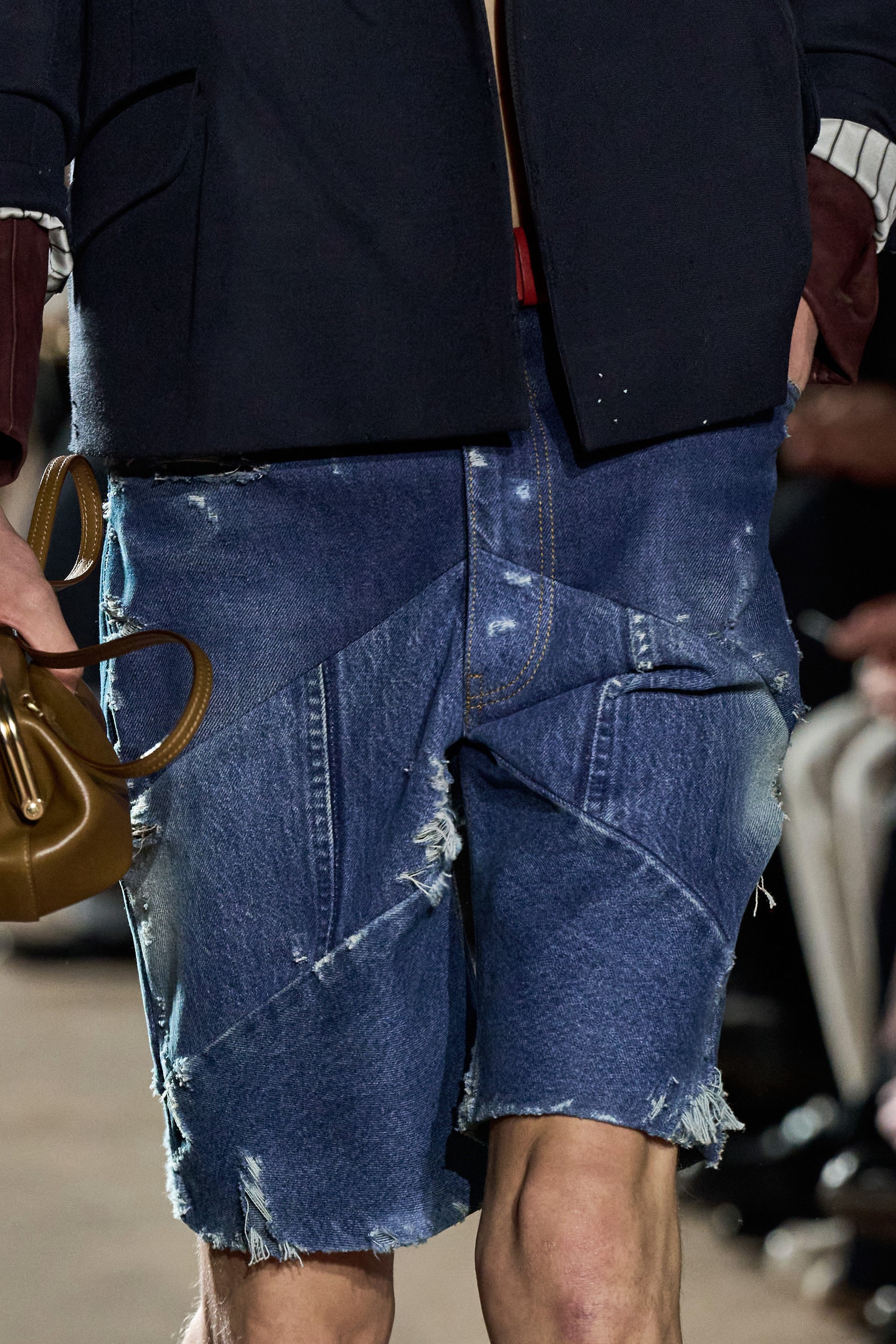 Hinh anh Coach Fall 2026: Nước Mỹ, văn hoá phản kháng và ngôn ngữ styling 15