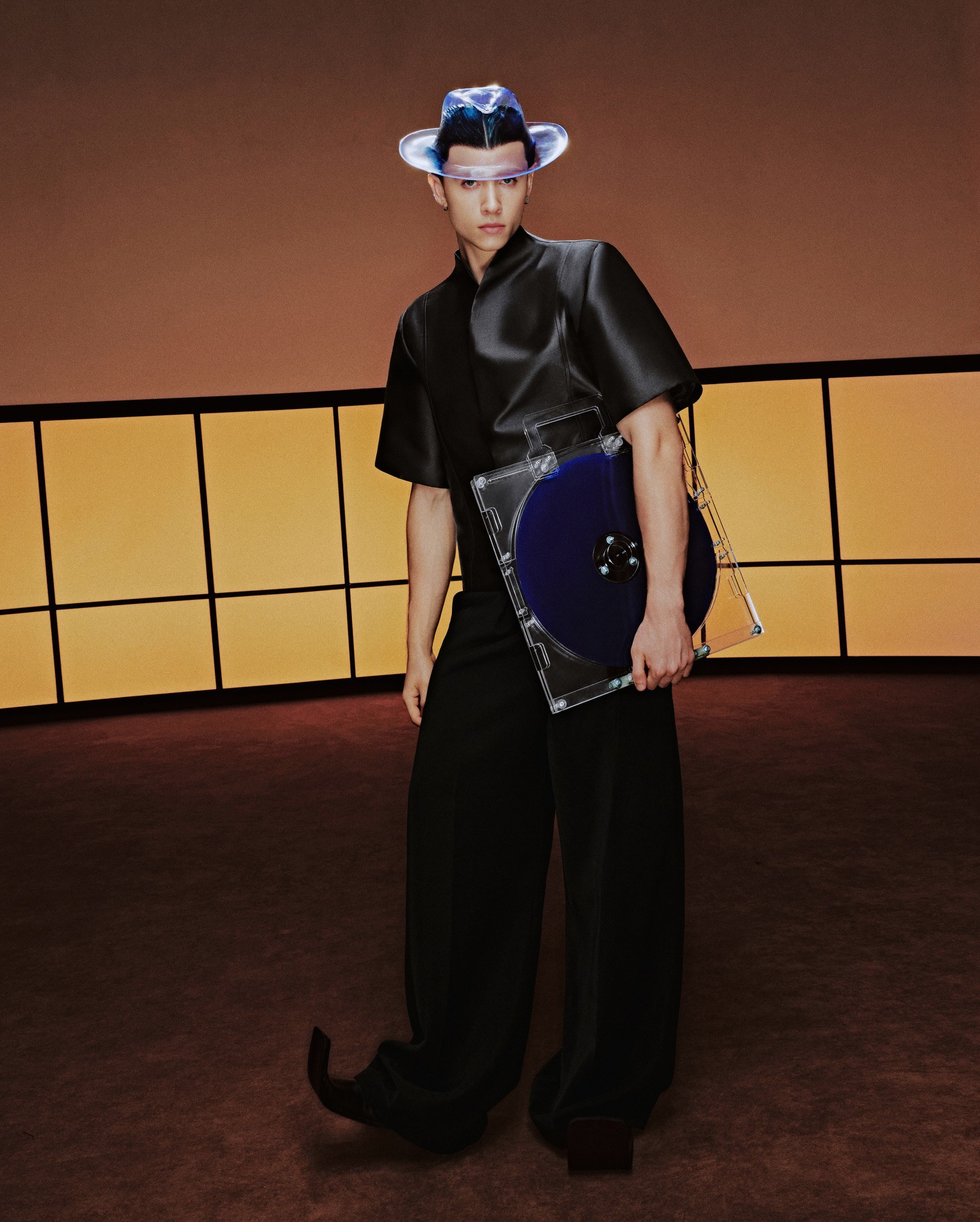 Hinh anh OUTOFSIGHT 1