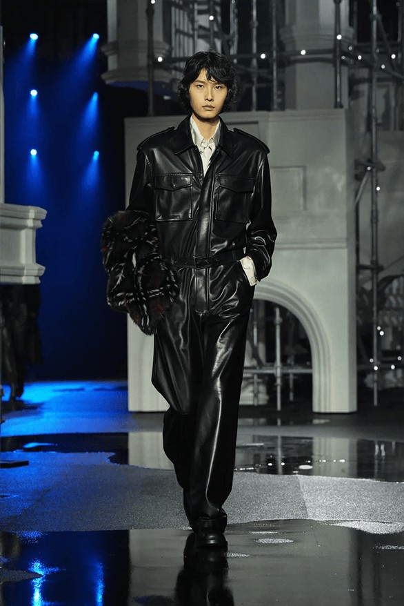 Hinh anh Burberry Thu Đông 2026: Một tối thủ đô Anh Quốc 14