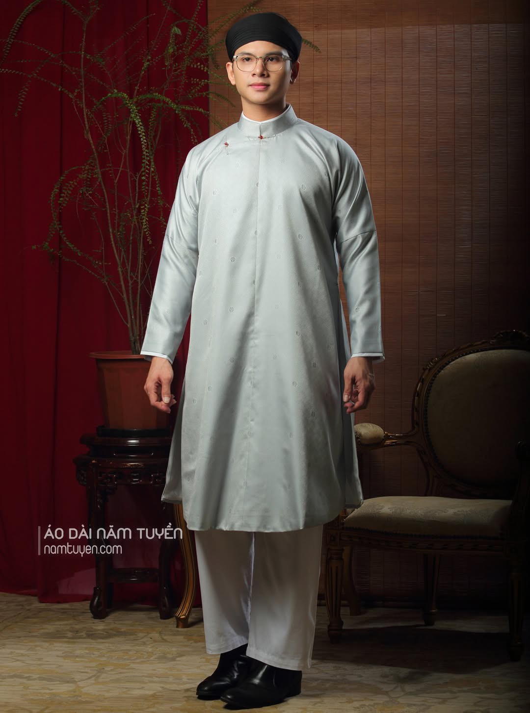 Hinh anh Tết 2026: Local Brands có gì cho áo dài nam? 3