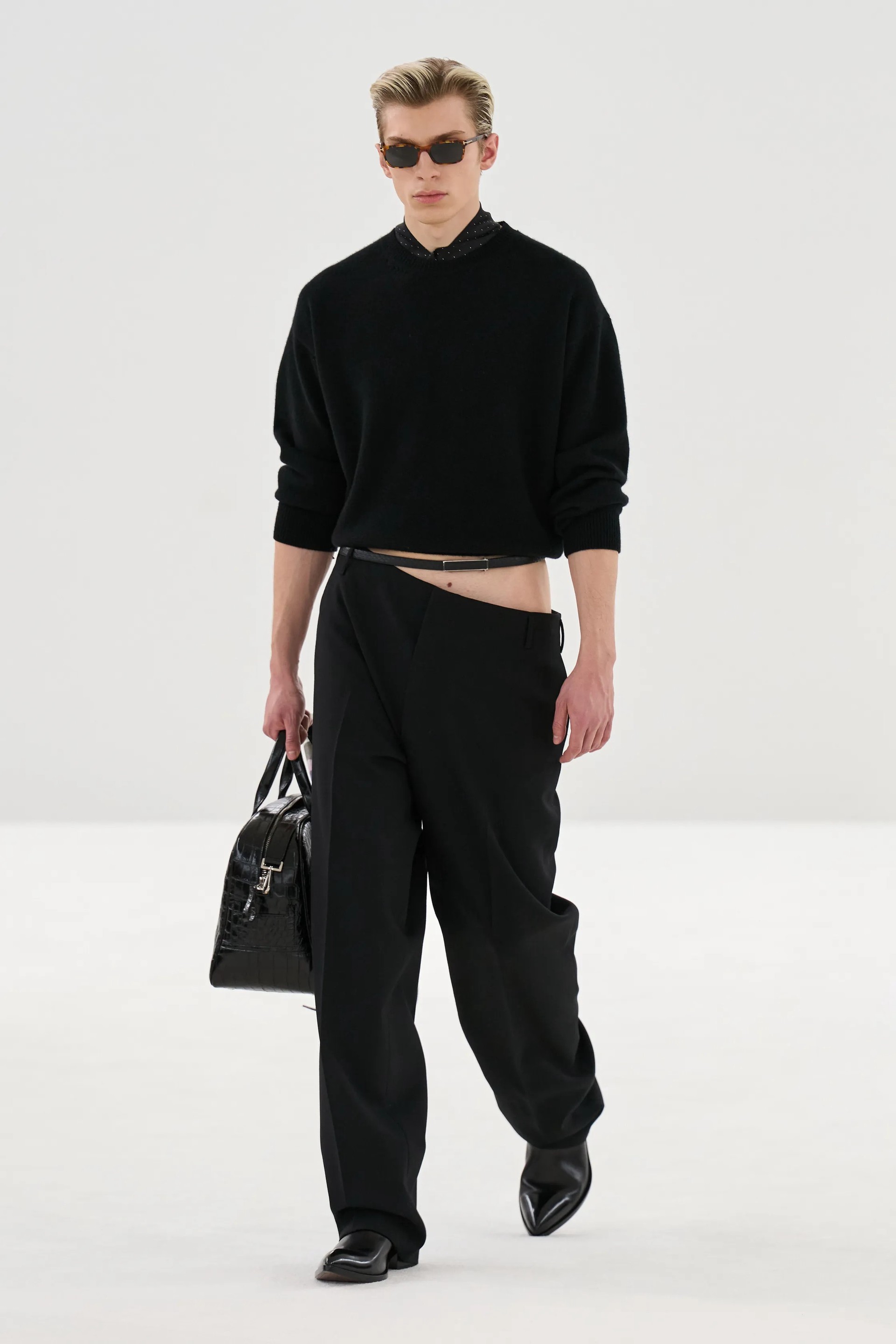 Hinh anh Tom Ford Thu Đông 2026: Haider Ackermann và sự gợi cảm sắc lạnh của may đo 1