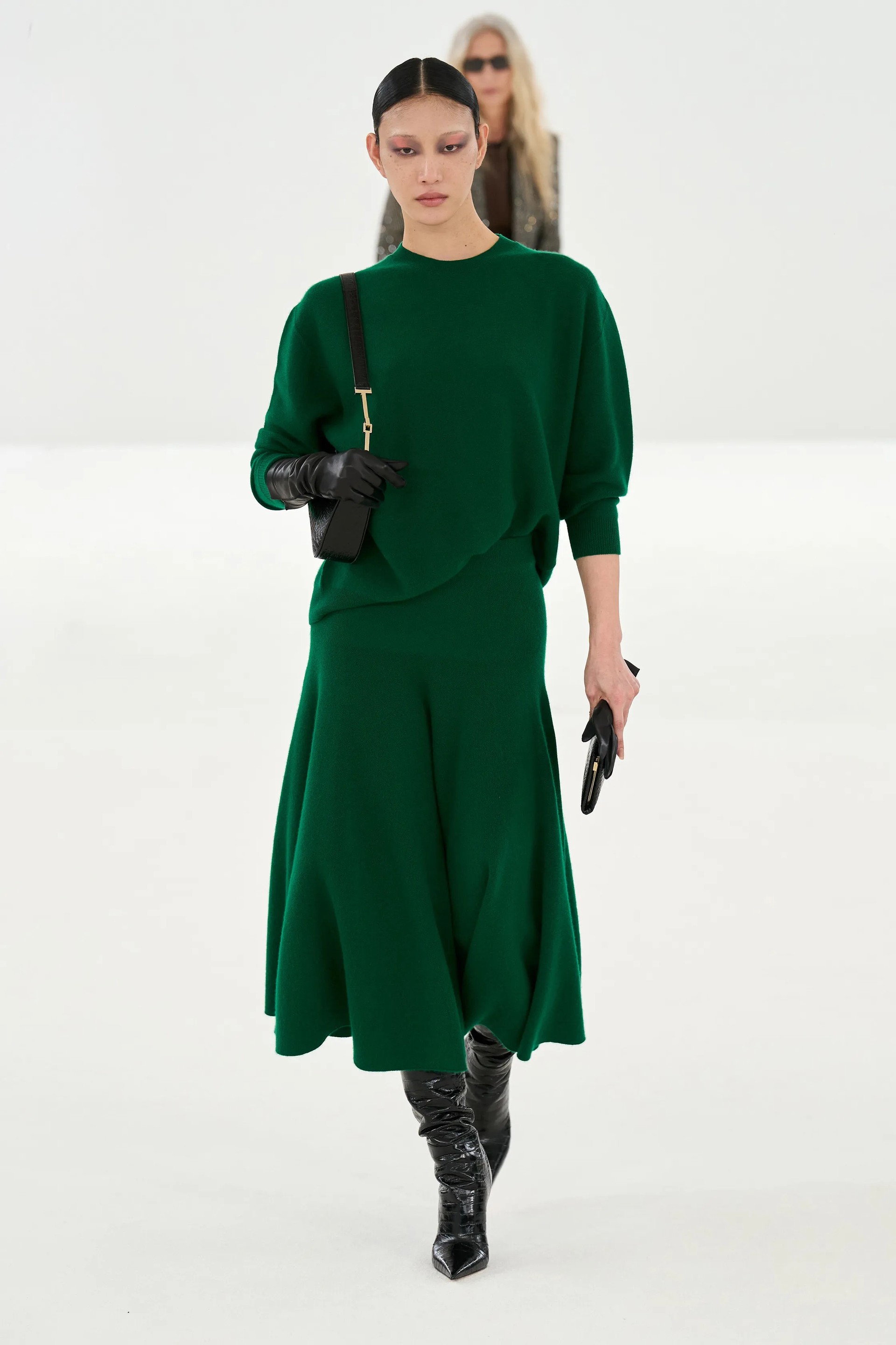 Hinh anh Tom Ford Thu Đông 2026: Haider Ackermann và sự gợi cảm sắc lạnh của may đo 2