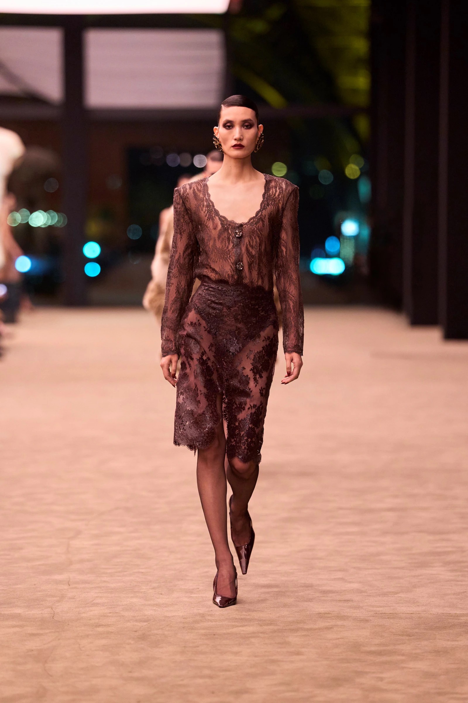 Hinh anh Saint Laurent Thu Đông 2026: Dành cho di sản Le Smoking huyền thoại 21