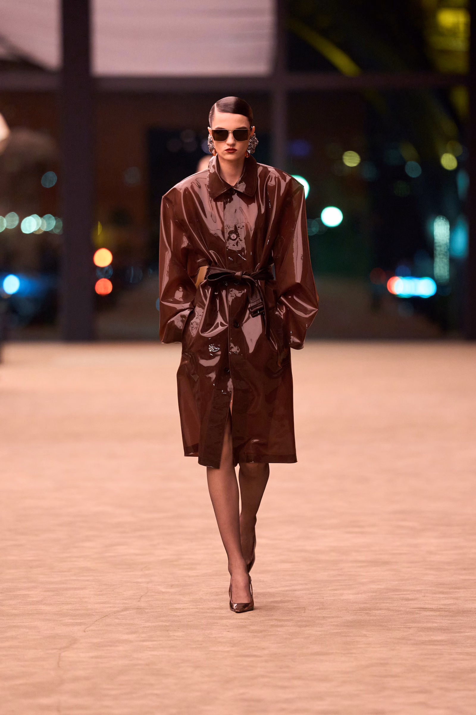 Hinh anh Saint Laurent Thu Đông 2026: Dành cho di sản Le Smoking huyền thoại 16