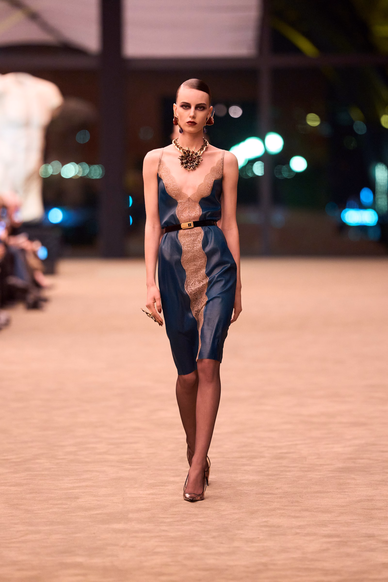 Hinh anh Saint Laurent Thu Đông 2026: Dành cho di sản Le Smoking huyền thoại 9