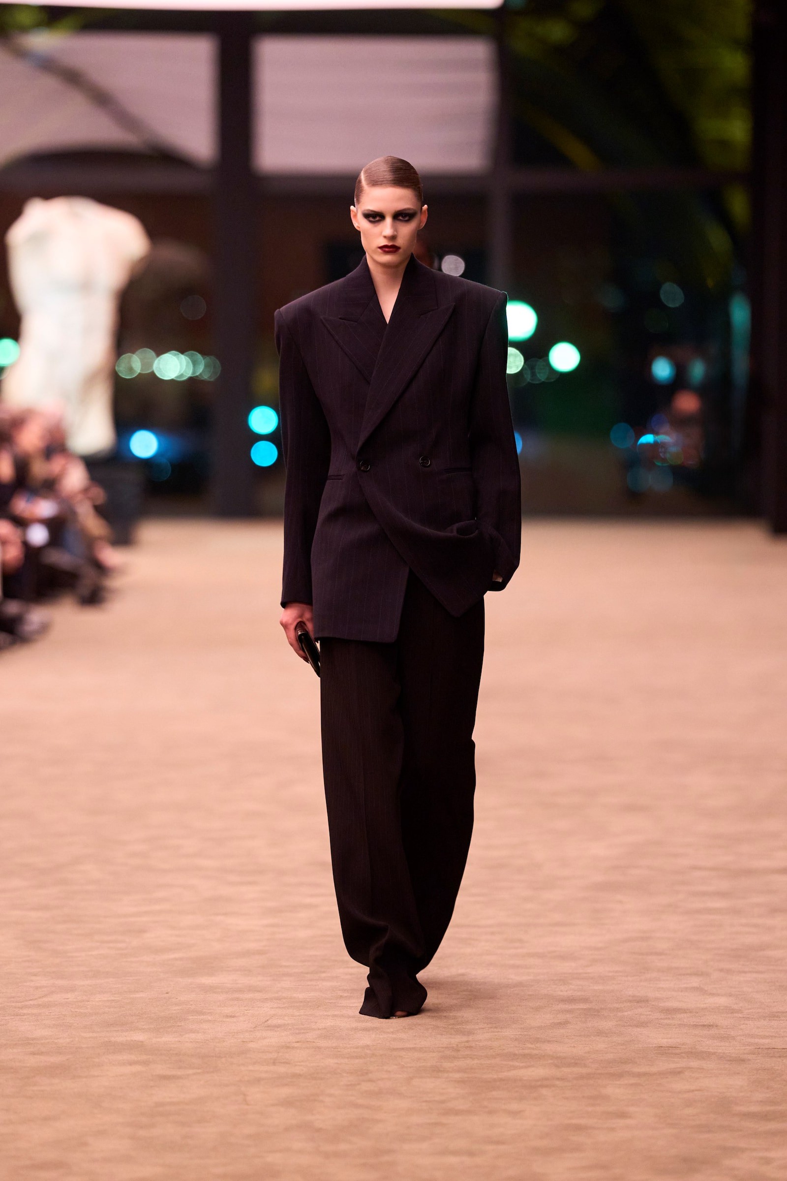 Hinh anh Saint Laurent Thu Đông 2026: Dành cho di sản Le Smoking huyền thoại 3