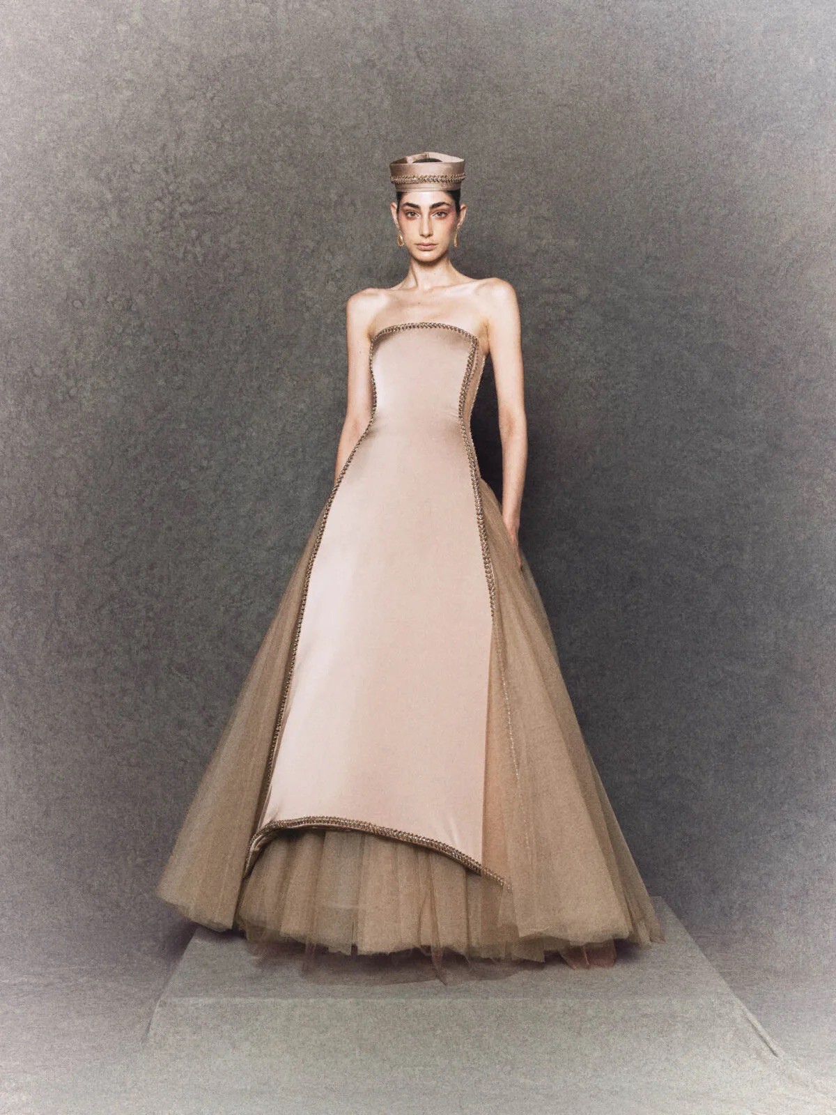 Hinh anh Những keywords làm nên dress code Modern Belle Époque 21