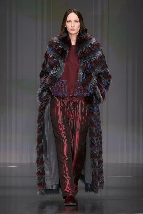 Hinh anh Giorgio Armani Thu Đông 2026: Tác phẩm đầu tay của người “kế vị” 11