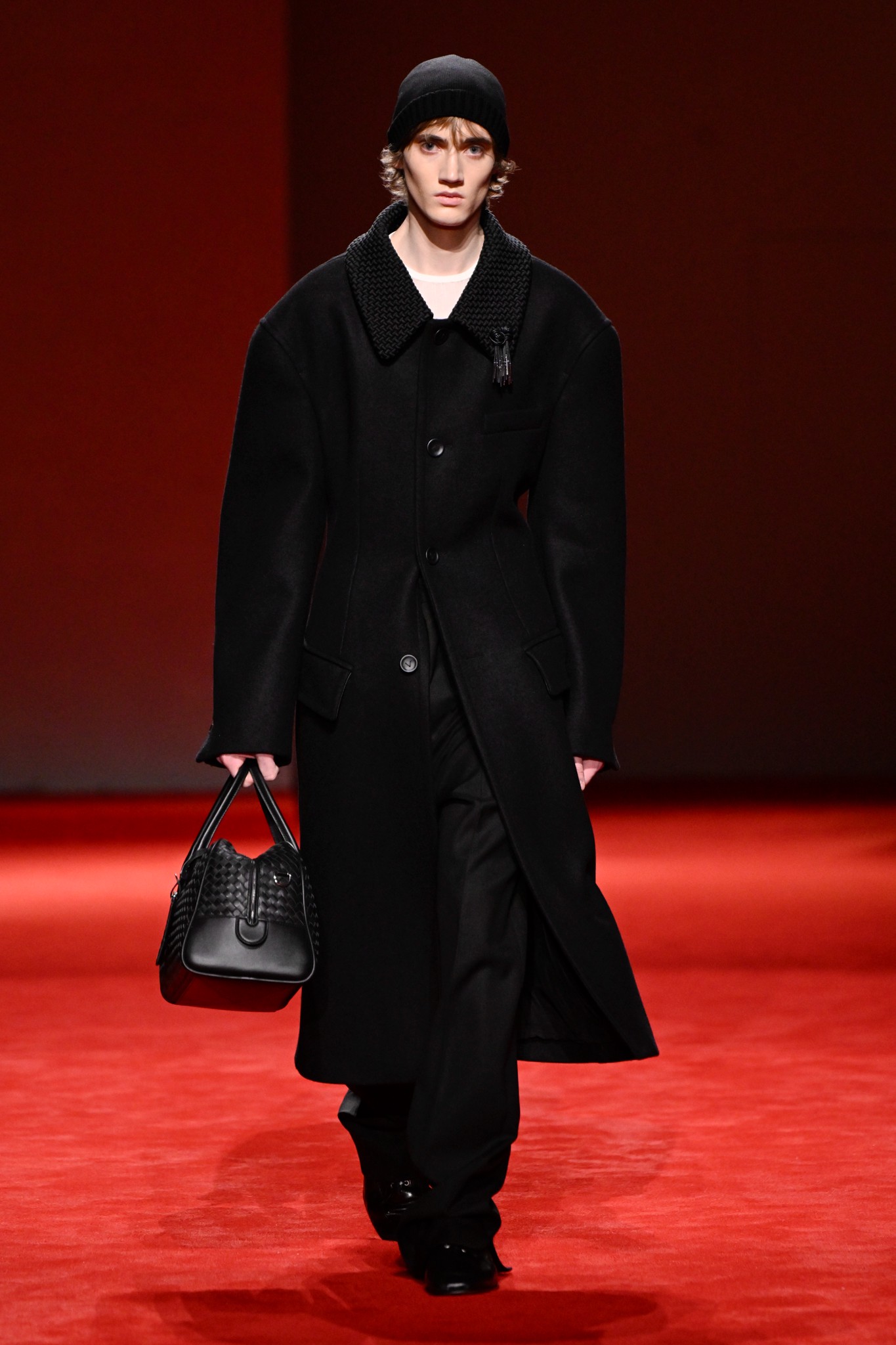 Hinh anh  Bottega Veneta Thu Đông 2026: Di sản và sự đổi mới qua “The Hairy Situation” 10