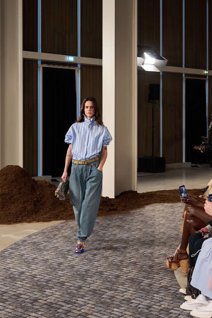 Hinh anh Đọc thêm: 12