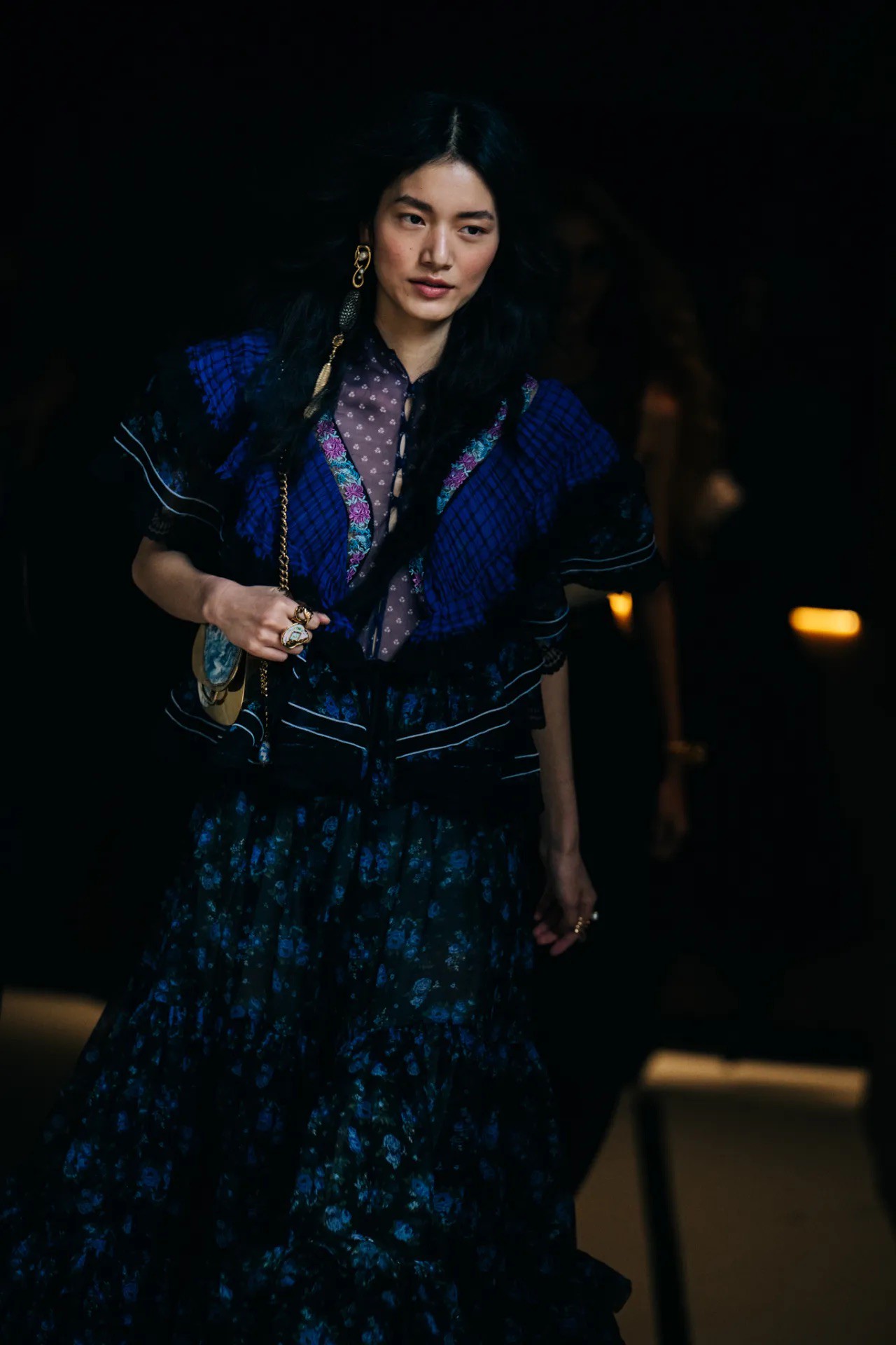 Hinh anh Chloé Fall Winter 2026: Váy áo kể chuyện xưa 9