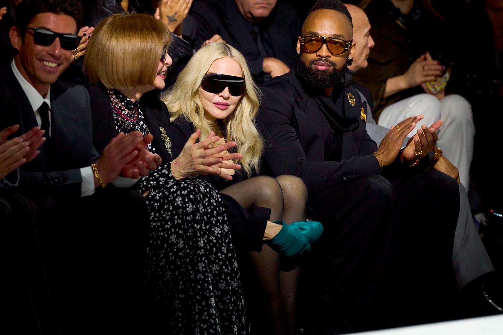 Hinh anh Sắc đen trong Dolce & Gabbana Thu Đông 2026 3