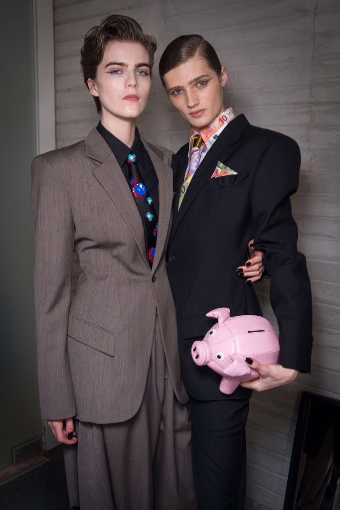 Hinh anh Moschino Fall Winter 2026: Có một Argentina thu nhỏ giữa lòng Milan 7