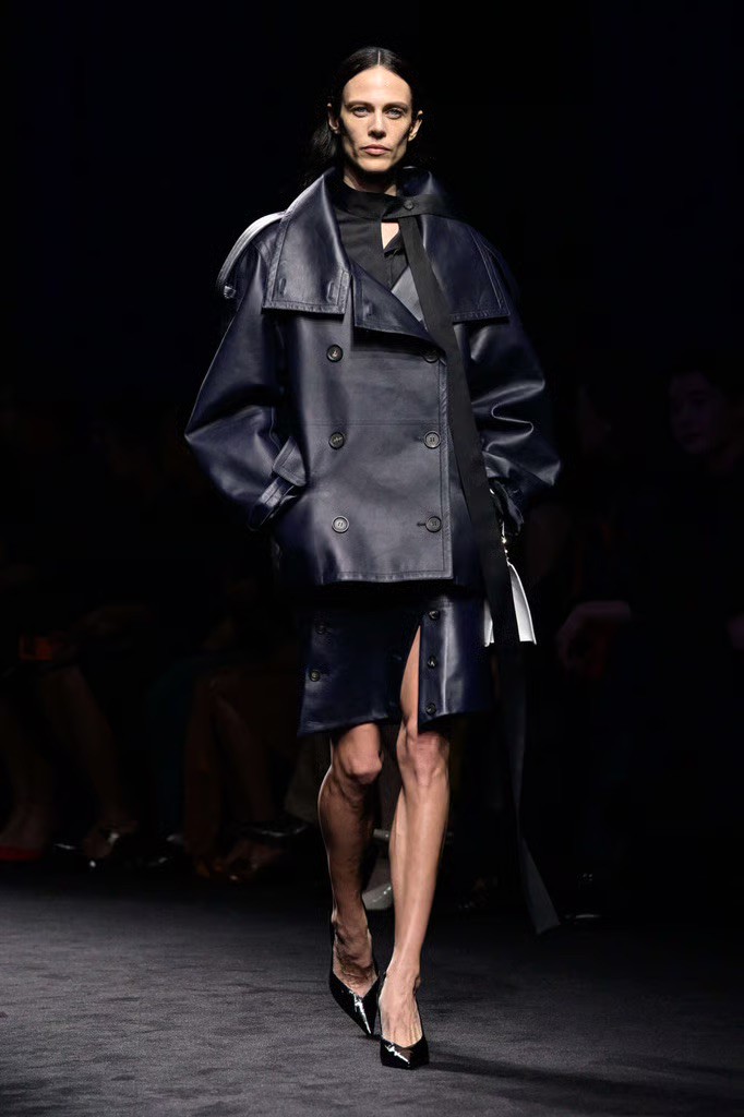 Hinh anh  Ferragamo Fall Winter 2026: Thủy thủ, quán rượu lậu speakeasy và hội họa Mỹ 4