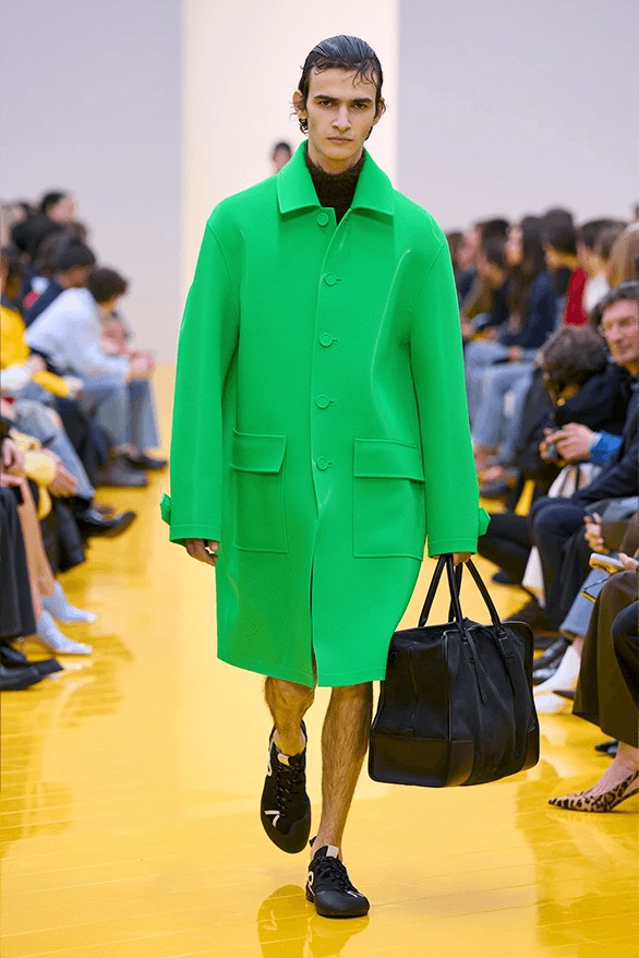 Hinh anh Loewe Thu Đông 2026: Nét trẻ thơ tinh nghịch gửi gắm nơi nghệ thuật 3