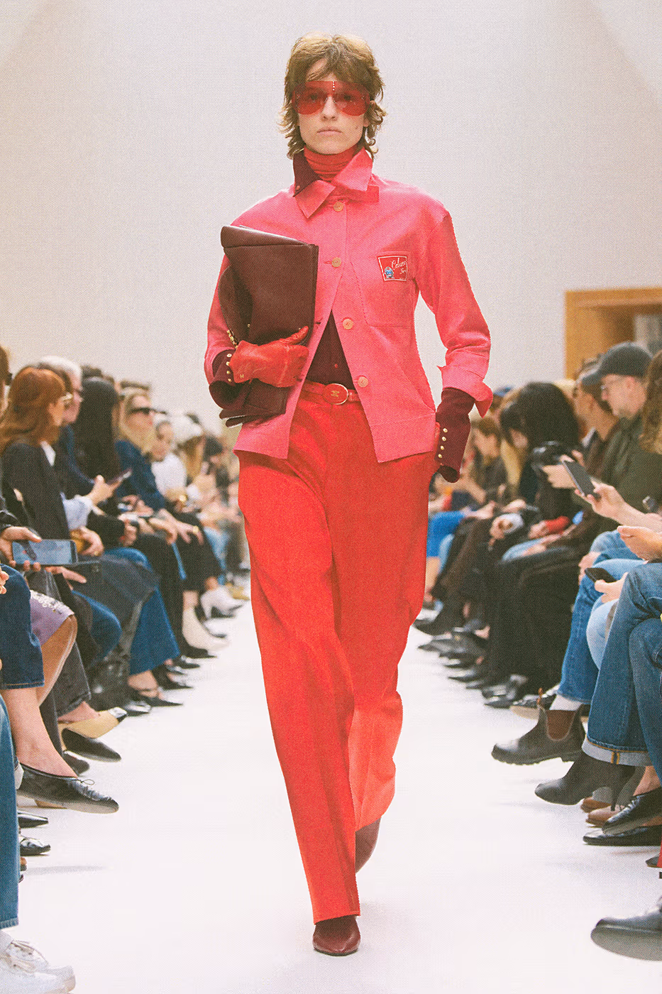 Hinh anh Celine Thu Đông 2026: Trong tủ đồ của những bước chân Paris 24