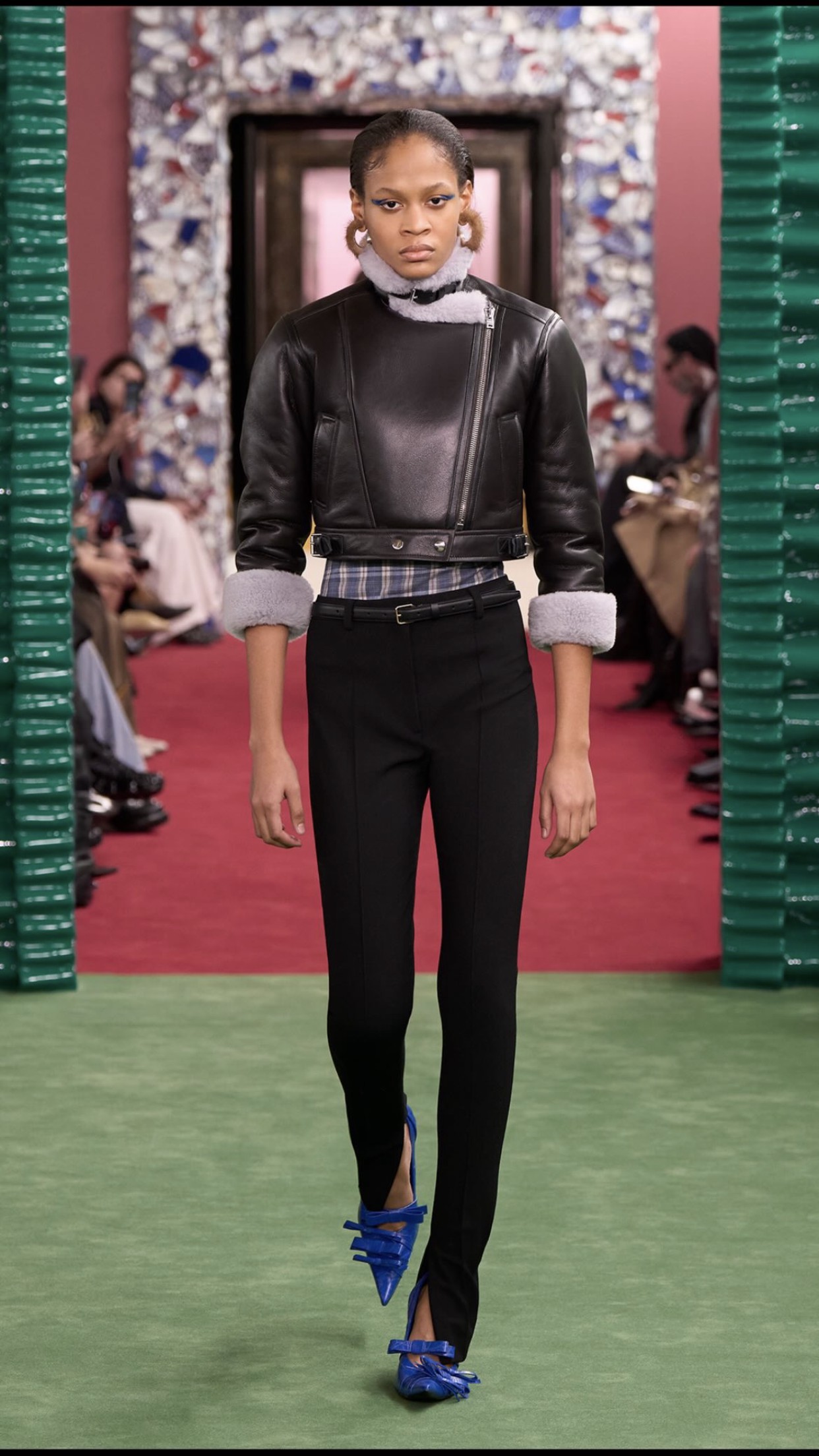 Hinh anh Nhìn lại hành trình 30 năm với Acne Studios Thu Đông 2026 10