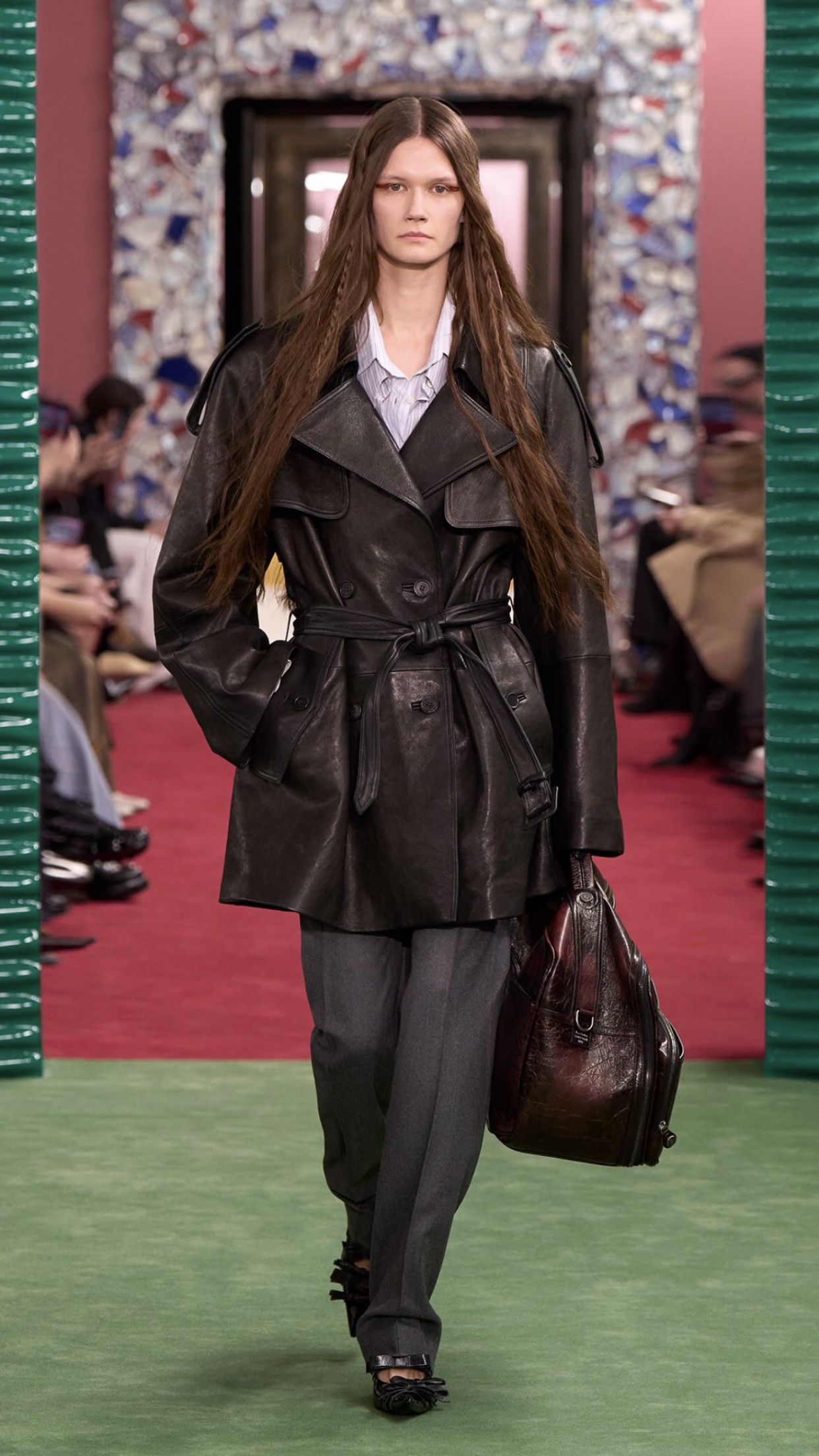 Hinh anh Nhìn lại hành trình 30 năm với Acne Studios Thu Đông 2026 16