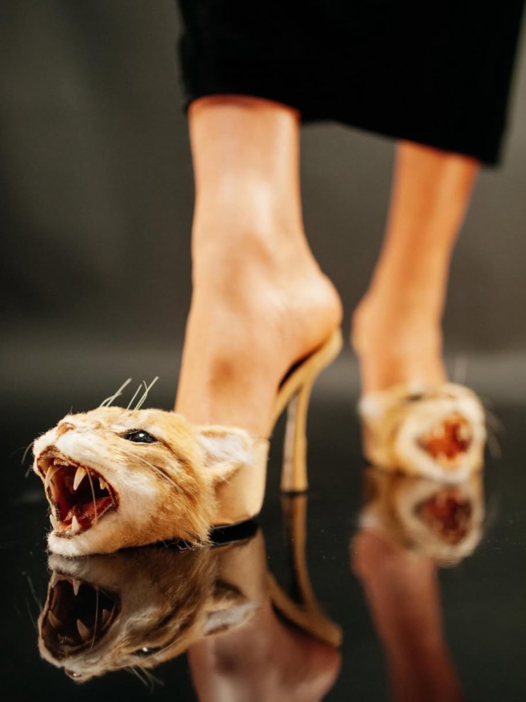 Hinh anh Schiaparelli Thu Đông 2026 "mở khoá" bí ẩn của người phụ nữ 19