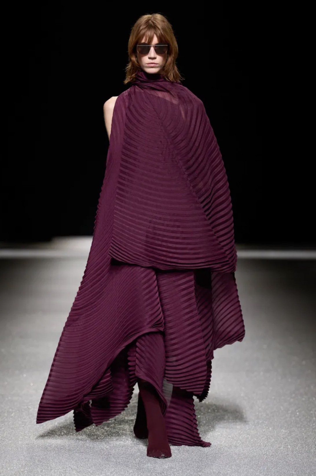 Hinh anh ISSEY MIYAKE Thu Đông 2026: Vẻ đẹp của sự dang dở 42