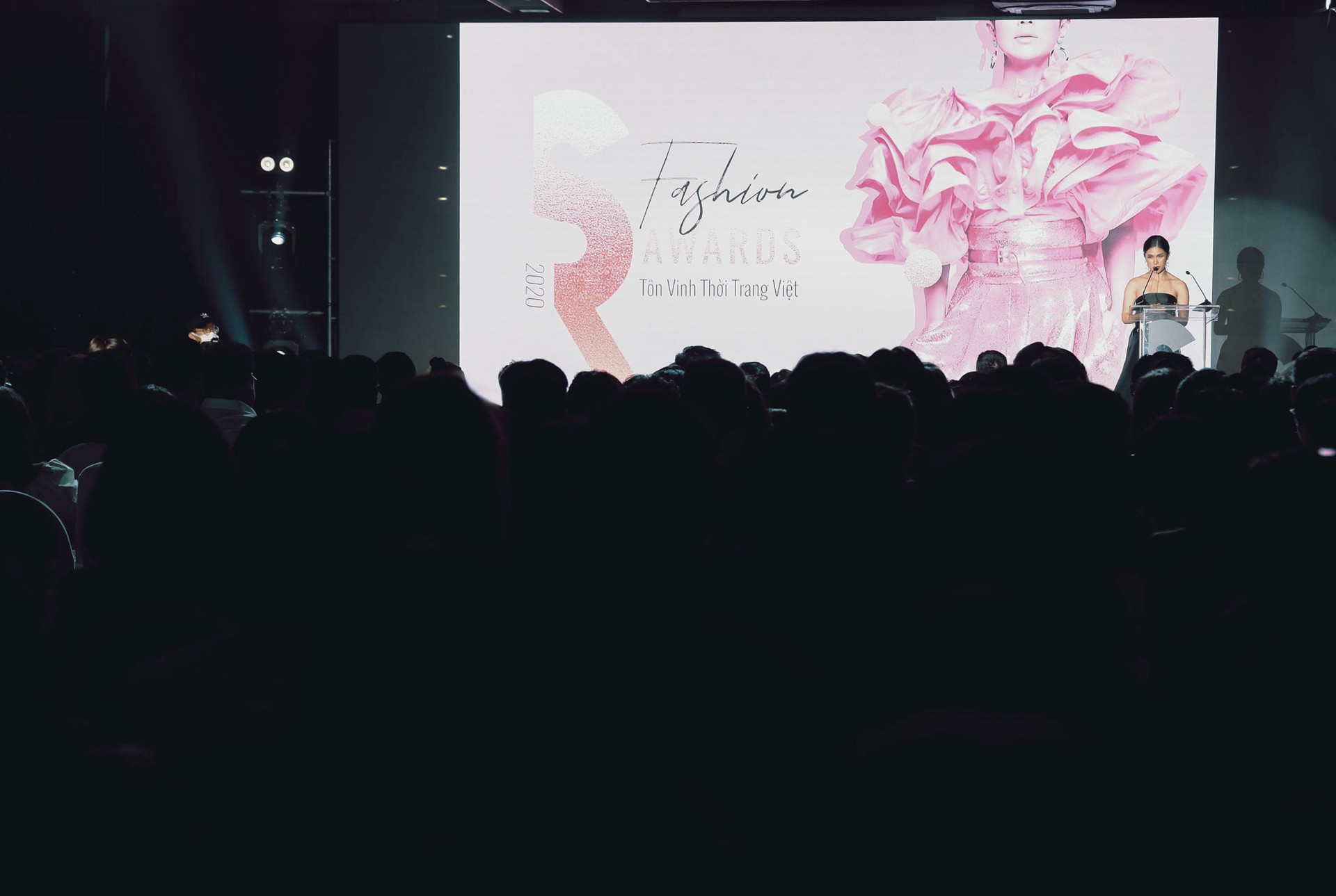 Hinh anh Nhìn lại hành trình bền bỉ tôn vinh giá trị Việt của SR Fashion Awards 1