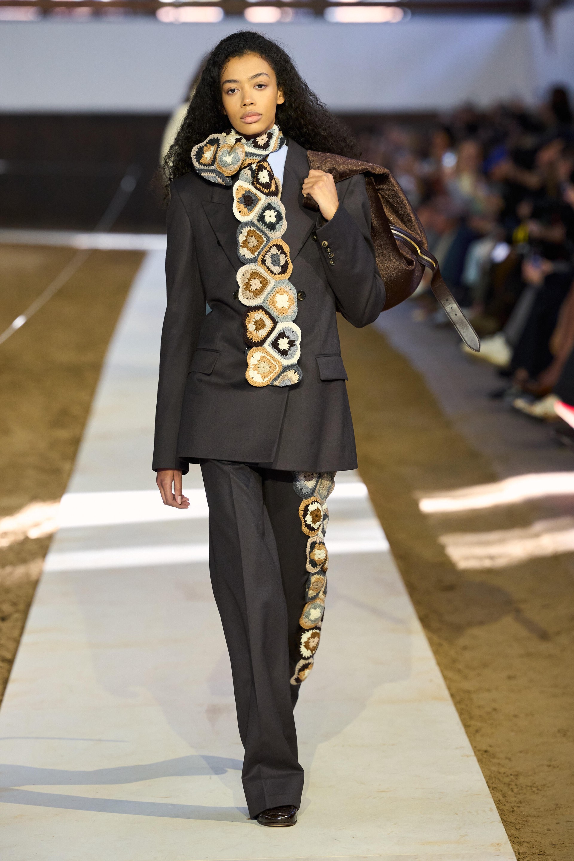 Hinh anh Trang tự sự của Stella McCartney mùa Thu Đông 2026  15